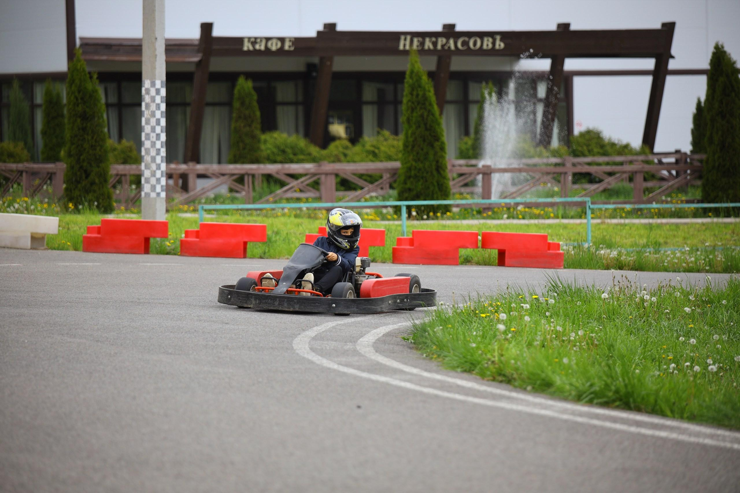 Репортаж. Празднование окончания учебного года в Некрасово. Фотограф в Туле Крупский АнДРей. Фотостудия «КАДР71» в Туле