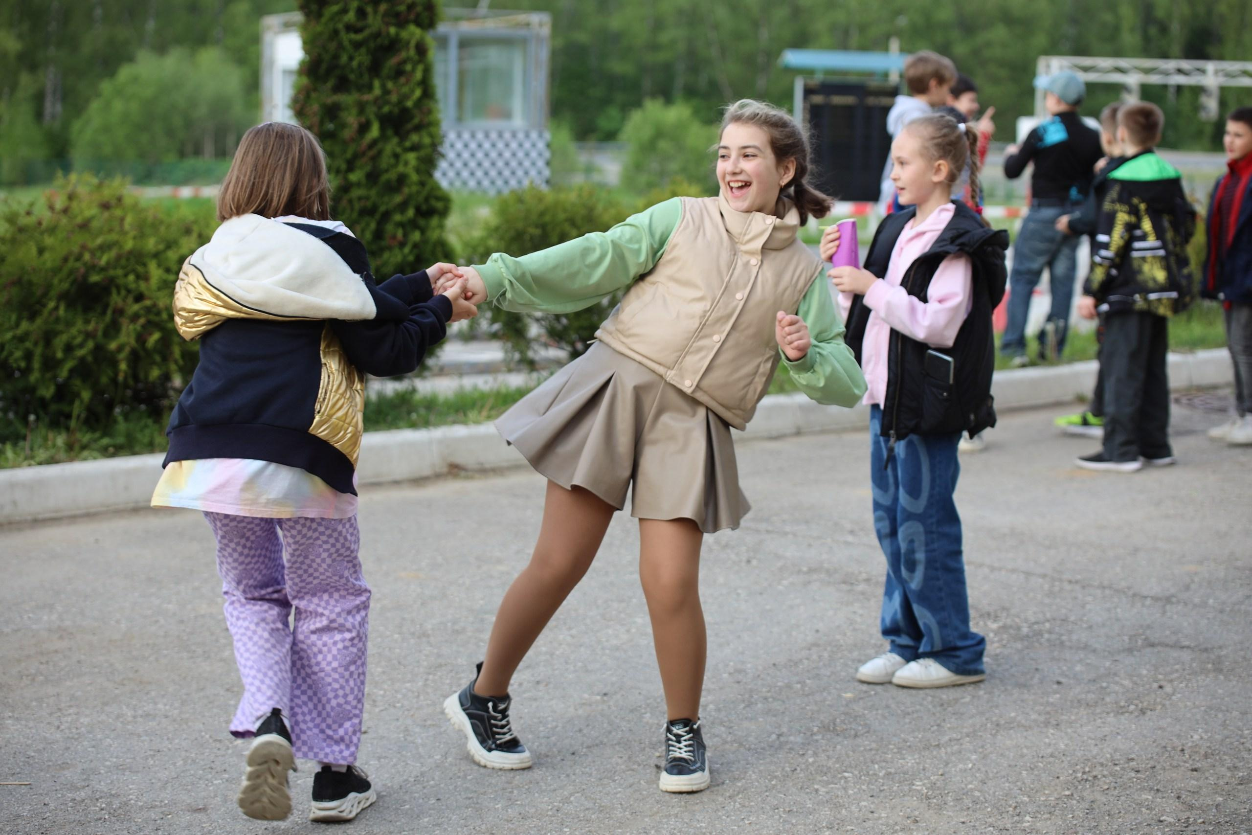 Репортаж. Празднование окончания учебного года в Некрасово. Фотограф в Туле Крупский АнДРей. Фотостудия «КАДР71» в Туле