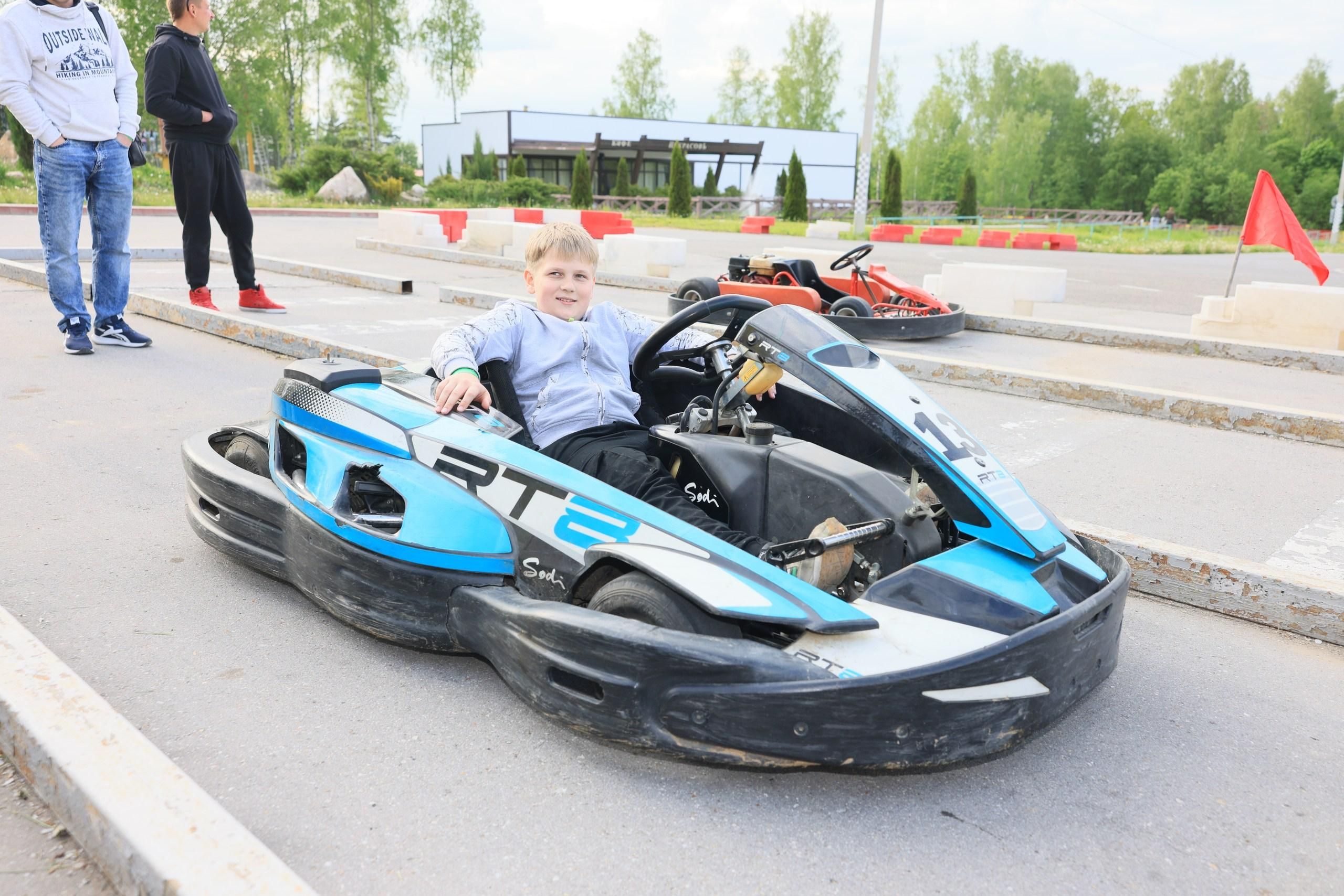 Репортаж. Празднование окончания учебного года в Некрасово. Фотограф в Туле Крупский АнДРей. Фотостудия «КАДР71» в Туле