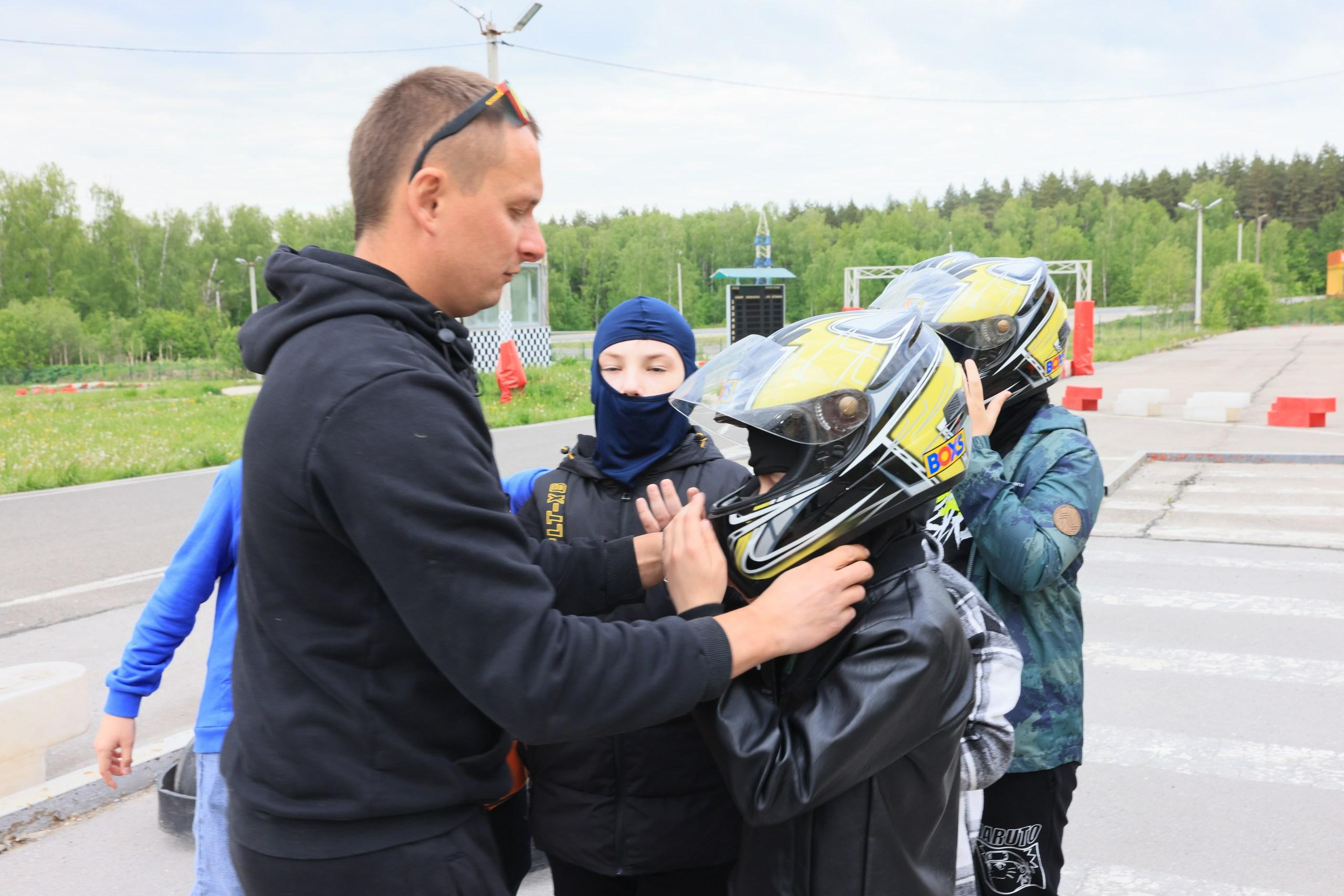 Репортаж. Празднование окончания учебного года в Некрасово. Фотограф в Туле Крупский АнДРей. Фотостудия «КАДР71» в Туле