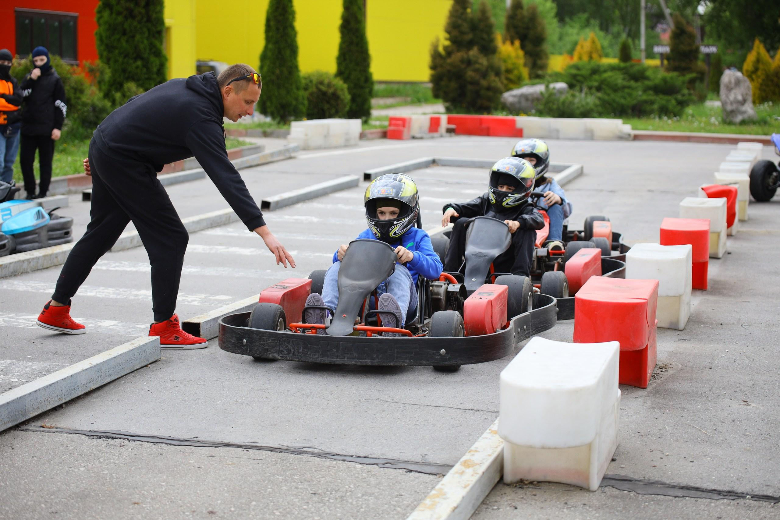 Репортаж. Празднование окончания учебного года в Некрасово. Фотограф в Туле Крупский АнДРей. Фотостудия «КАДР71» в Туле