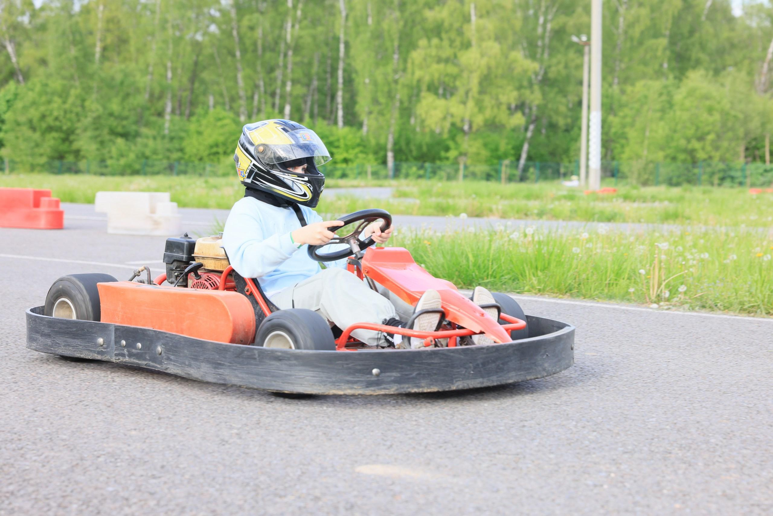 Репортаж. Празднование окончания учебного года в Некрасово. Фотограф в Туле Крупский АнДРей. Фотостудия «КАДР71» в Туле
