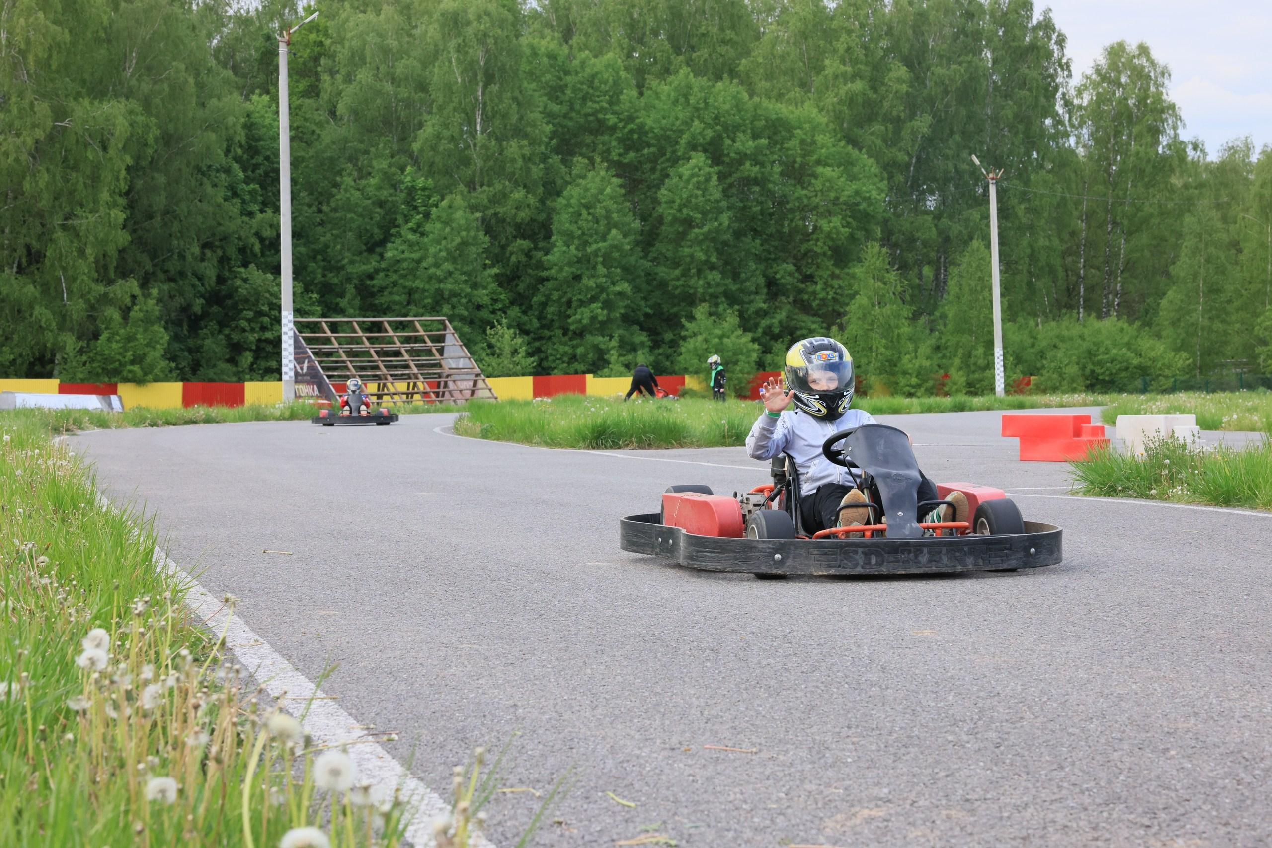 Репортаж. Празднование окончания учебного года в Некрасово. Фотограф в Туле Крупский АнДРей. Фотостудия «КАДР71» в Туле