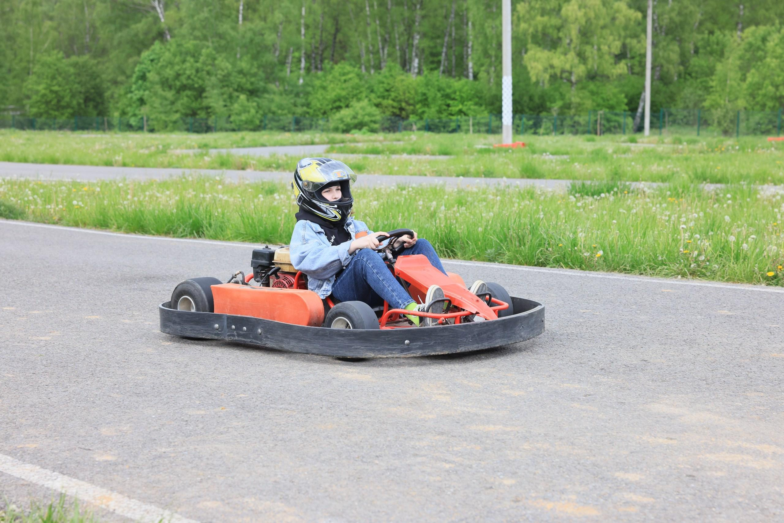 Репортаж. Празднование окончания учебного года в Некрасово. Фотограф в Туле Крупский АнДРей. Фотостудия «КАДР71» в Туле