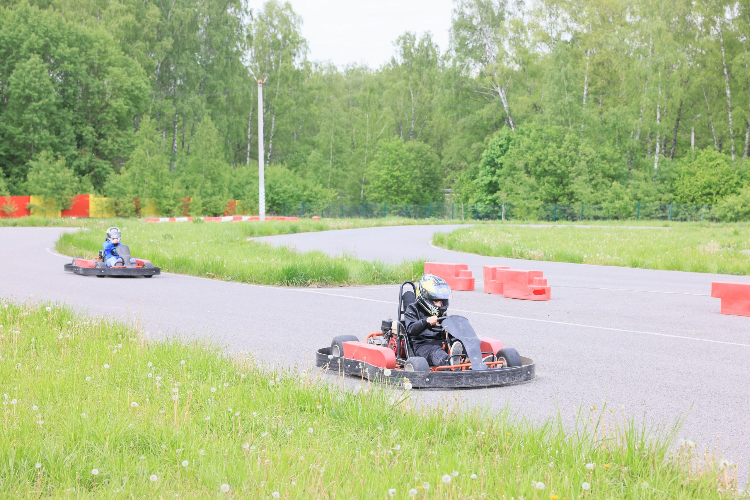 Репортаж. Празднование окончания учебного года в Некрасово. Фотограф в Туле Крупский АнДРей. Фотостудия «КАДР71» в Туле