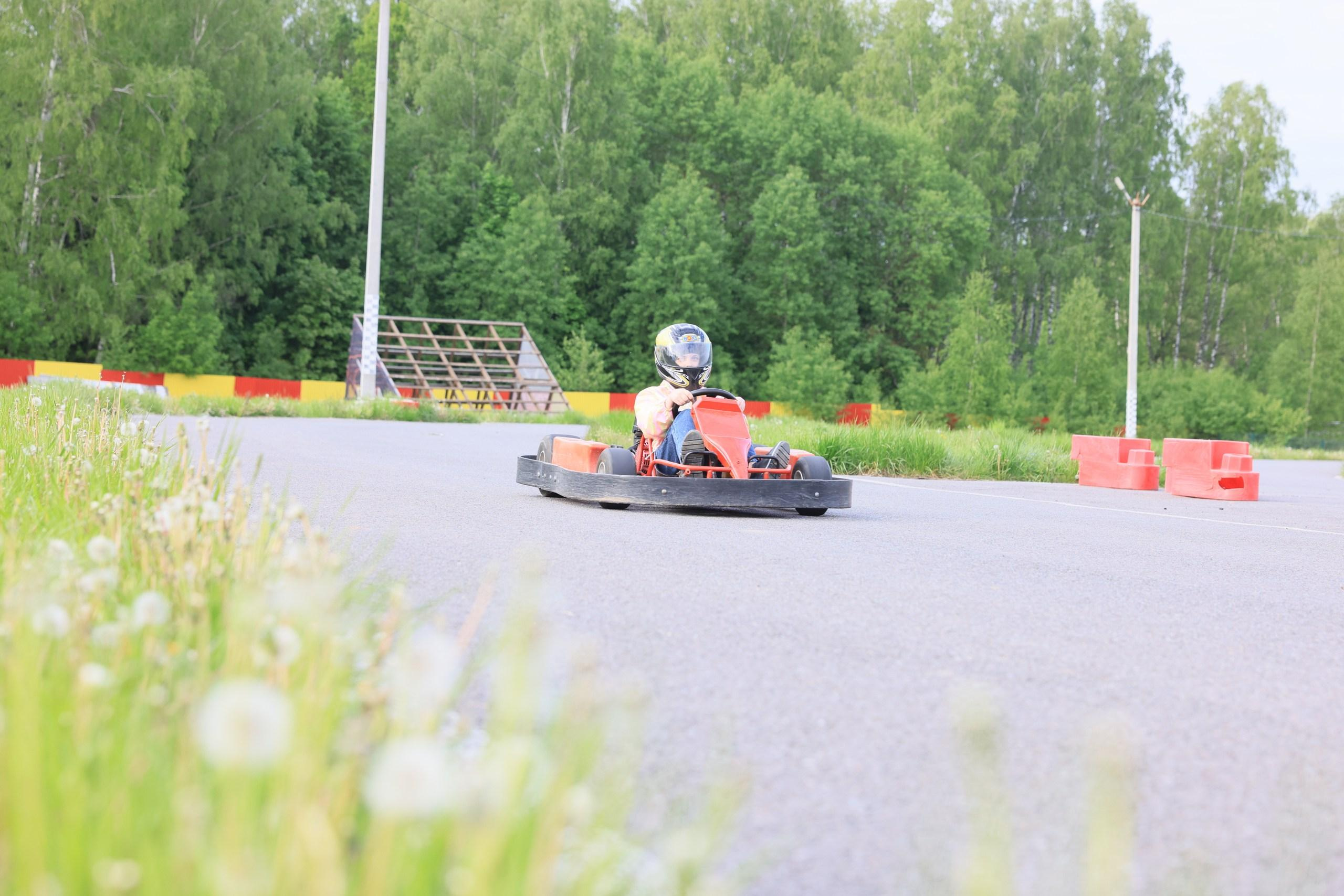 Репортаж. Празднование окончания учебного года в Некрасово. Фотограф в Туле Крупский АнДРей. Фотостудия «КАДР71» в Туле
