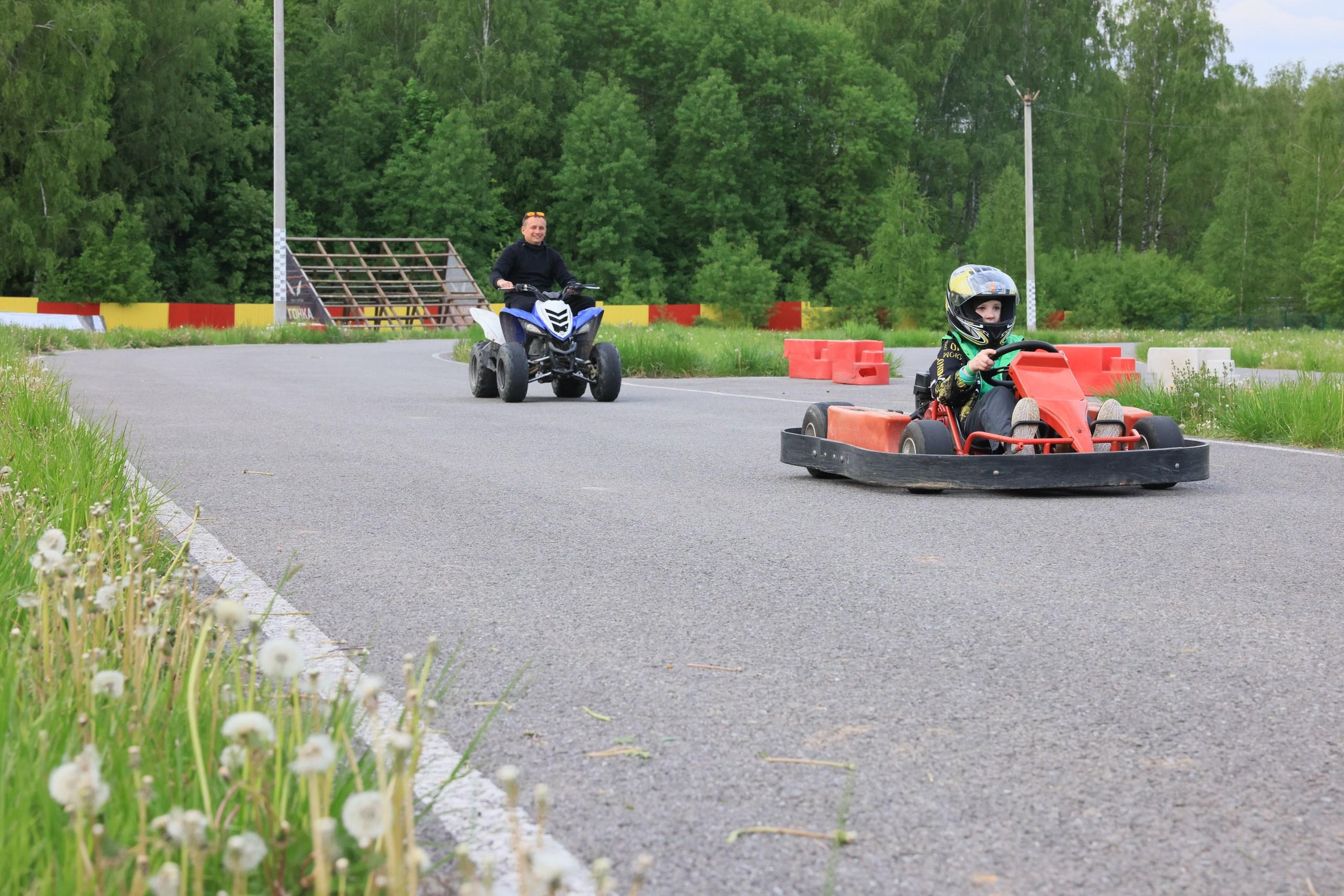 Репортаж. Празднование окончания учебного года в Некрасово. Фотограф в Туле Крупский АнДРей. Фотостудия «КАДР71» в Туле