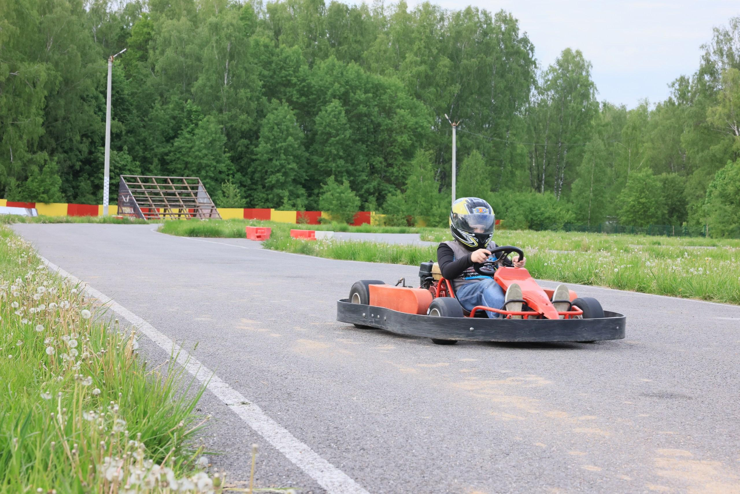 Репортаж. Празднование окончания учебного года в Некрасово. Фотограф в Туле Крупский АнДРей. Фотостудия «КАДР71» в Туле