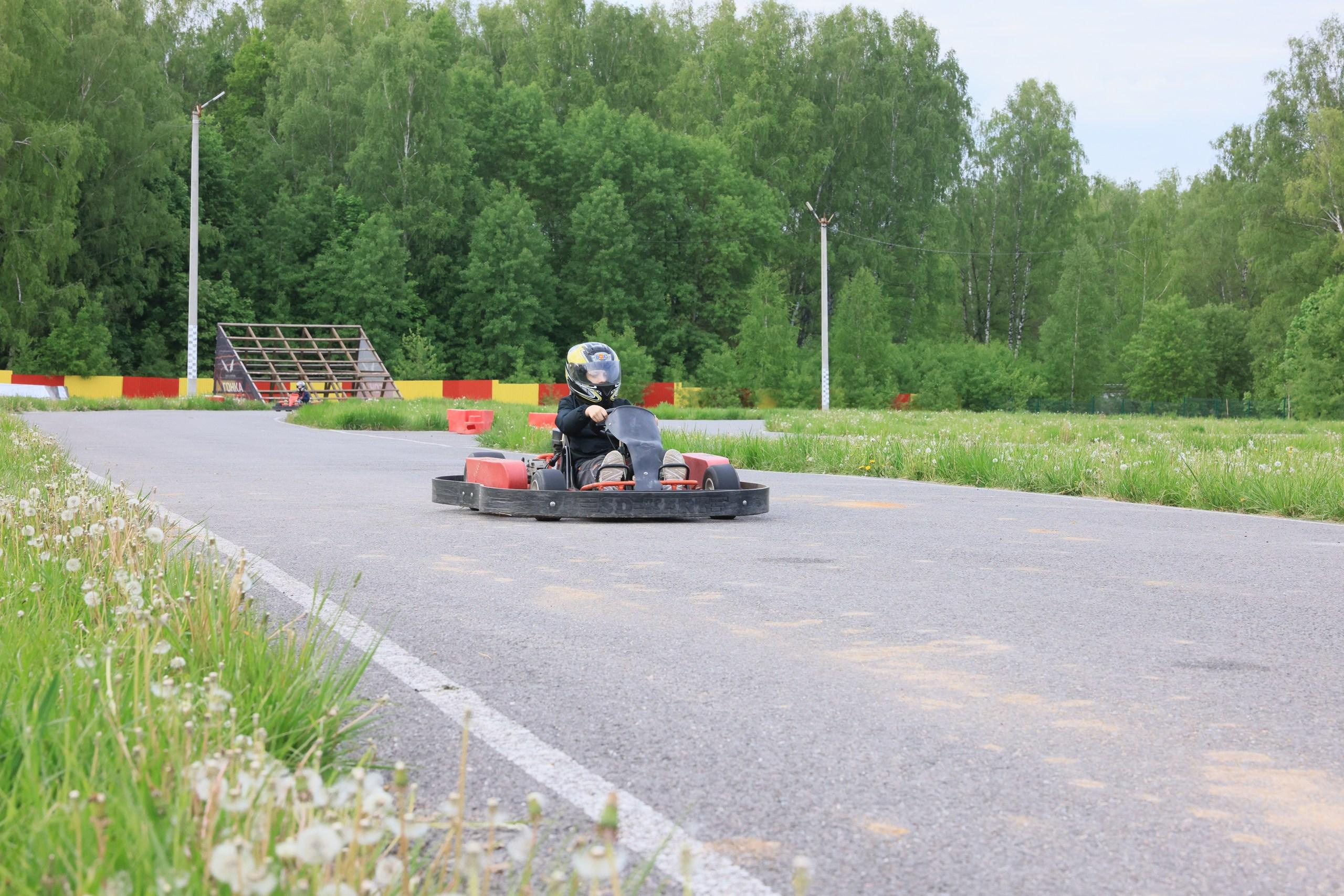 Репортаж. Празднование окончания учебного года в Некрасово. Фотограф в Туле Крупский АнДРей. Фотостудия «КАДР71» в Туле