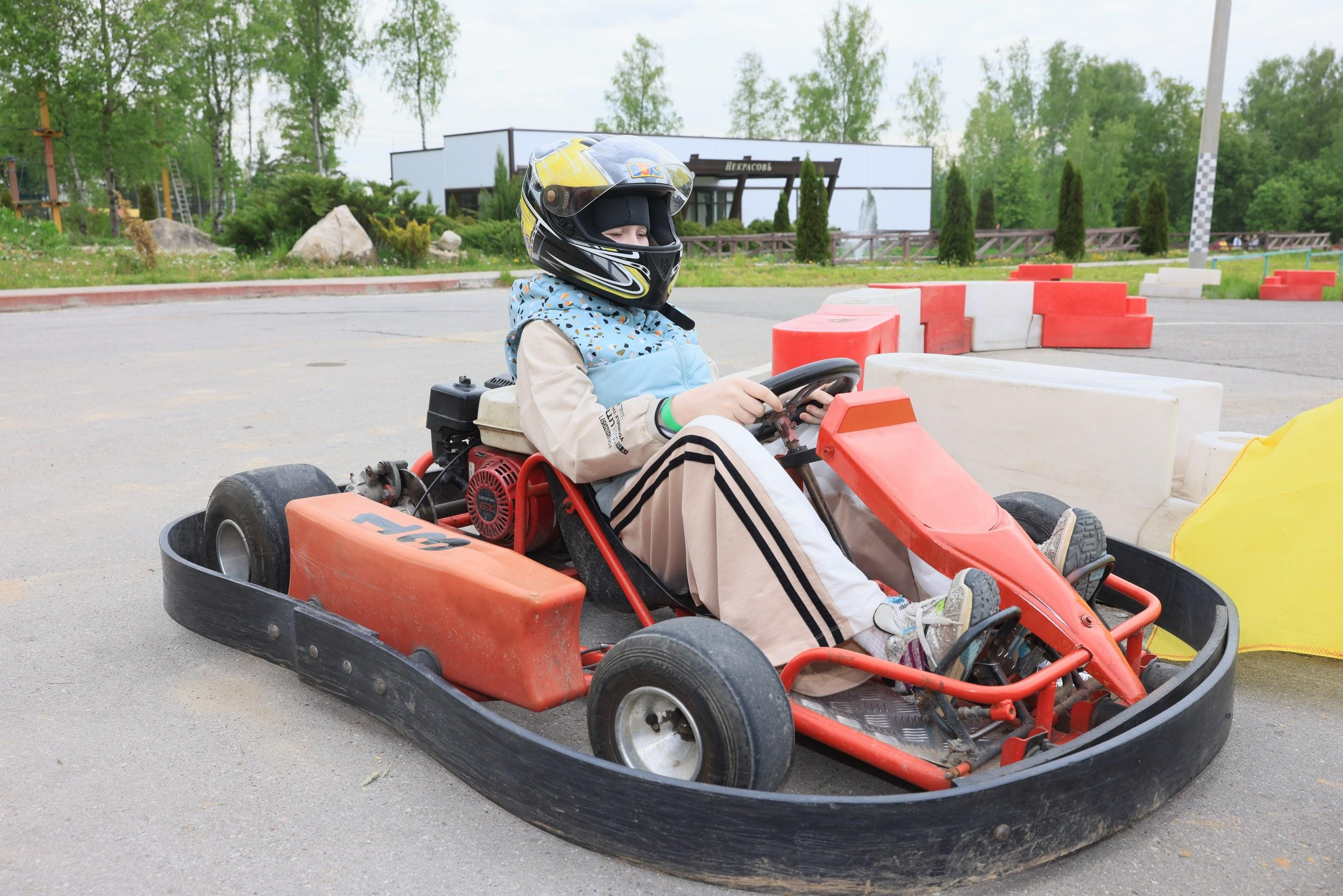 Репортаж. Празднование окончания учебного года в Некрасово. Фотограф в Туле Крупский АнДРей. Фотостудия «КАДР71» в Туле