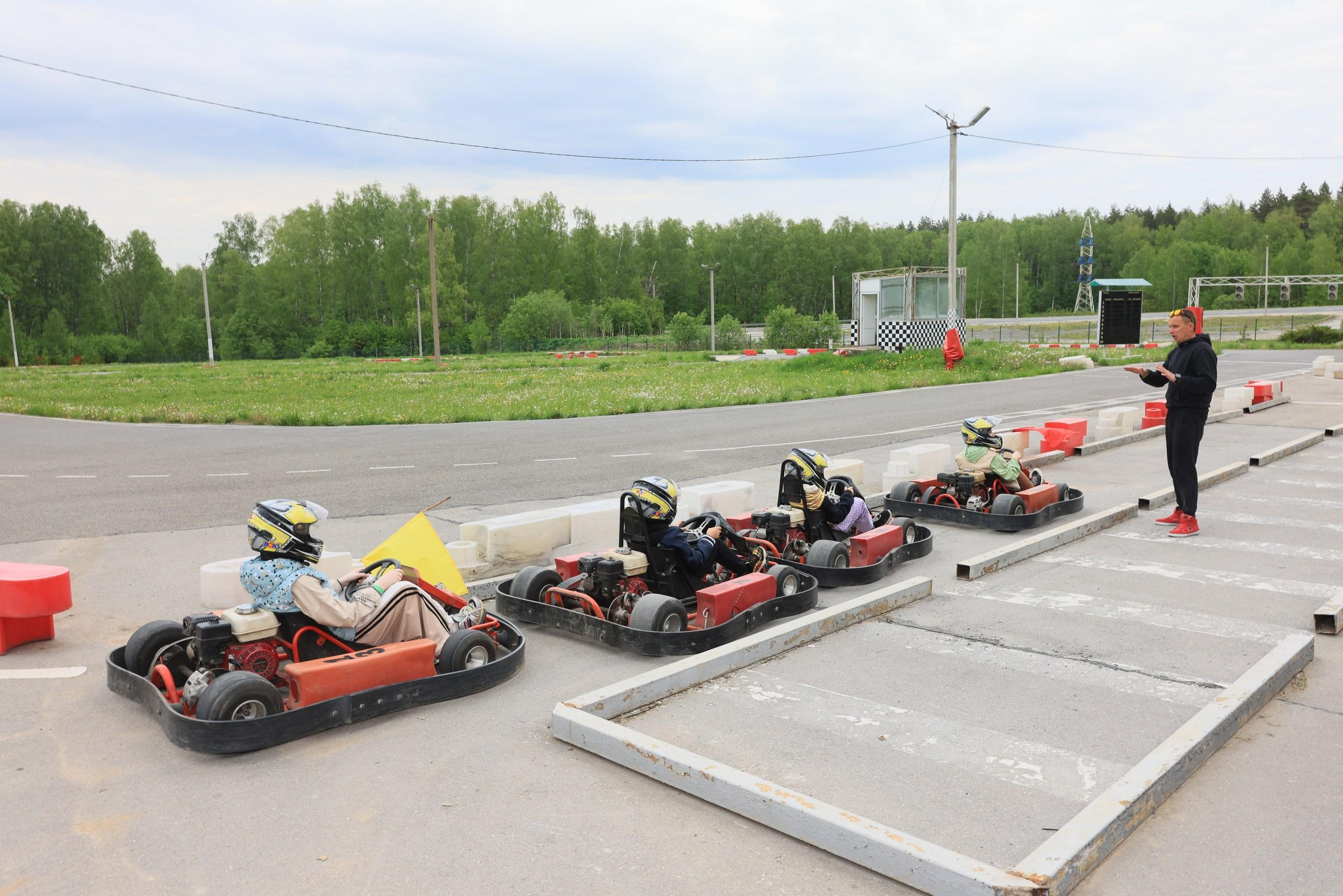 Репортаж. Празднование окончания учебного года в Некрасово. Фотограф в Туле Крупский АнДРей. Фотостудия «КАДР71» в Туле
