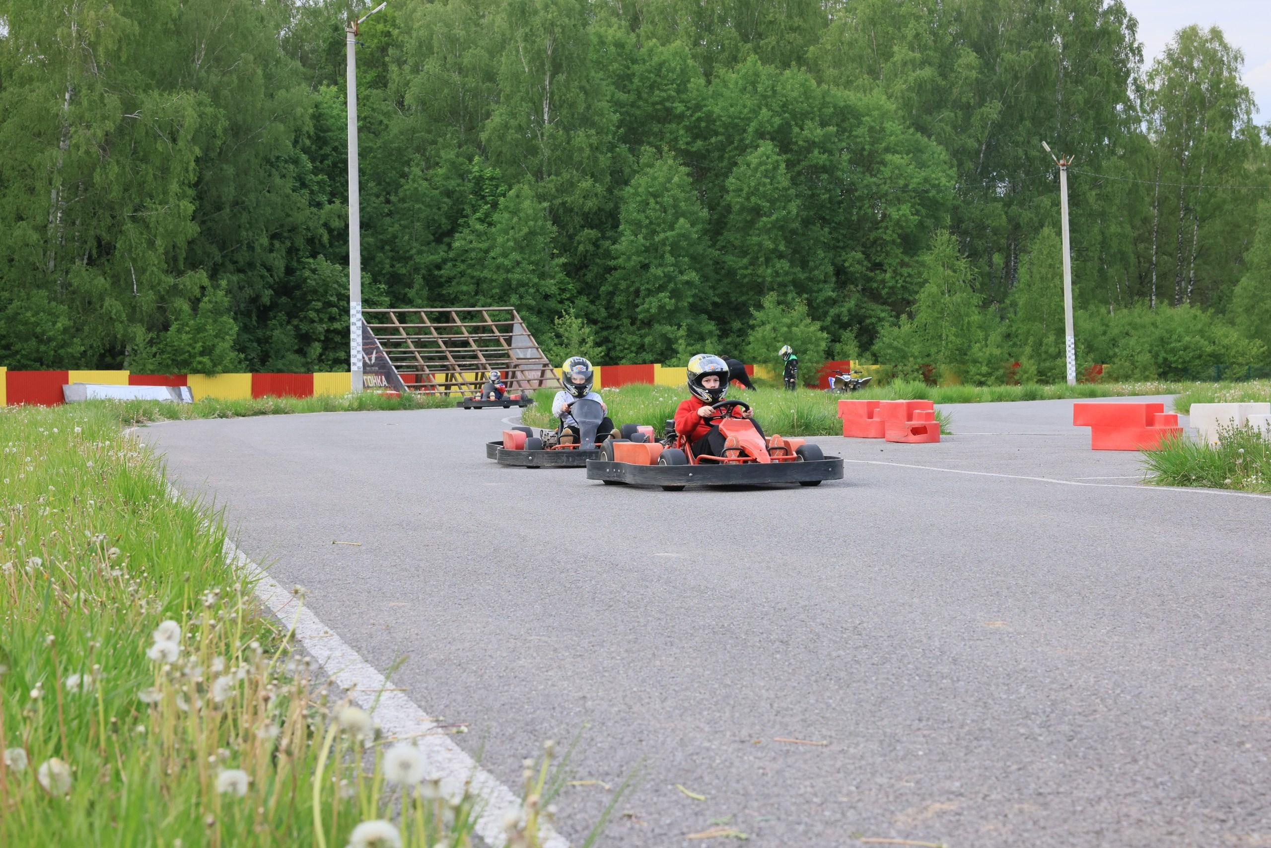 Репортаж. Празднование окончания учебного года в Некрасово. Фотограф в Туле Крупский АнДРей. Фотостудия «КАДР71» в Туле