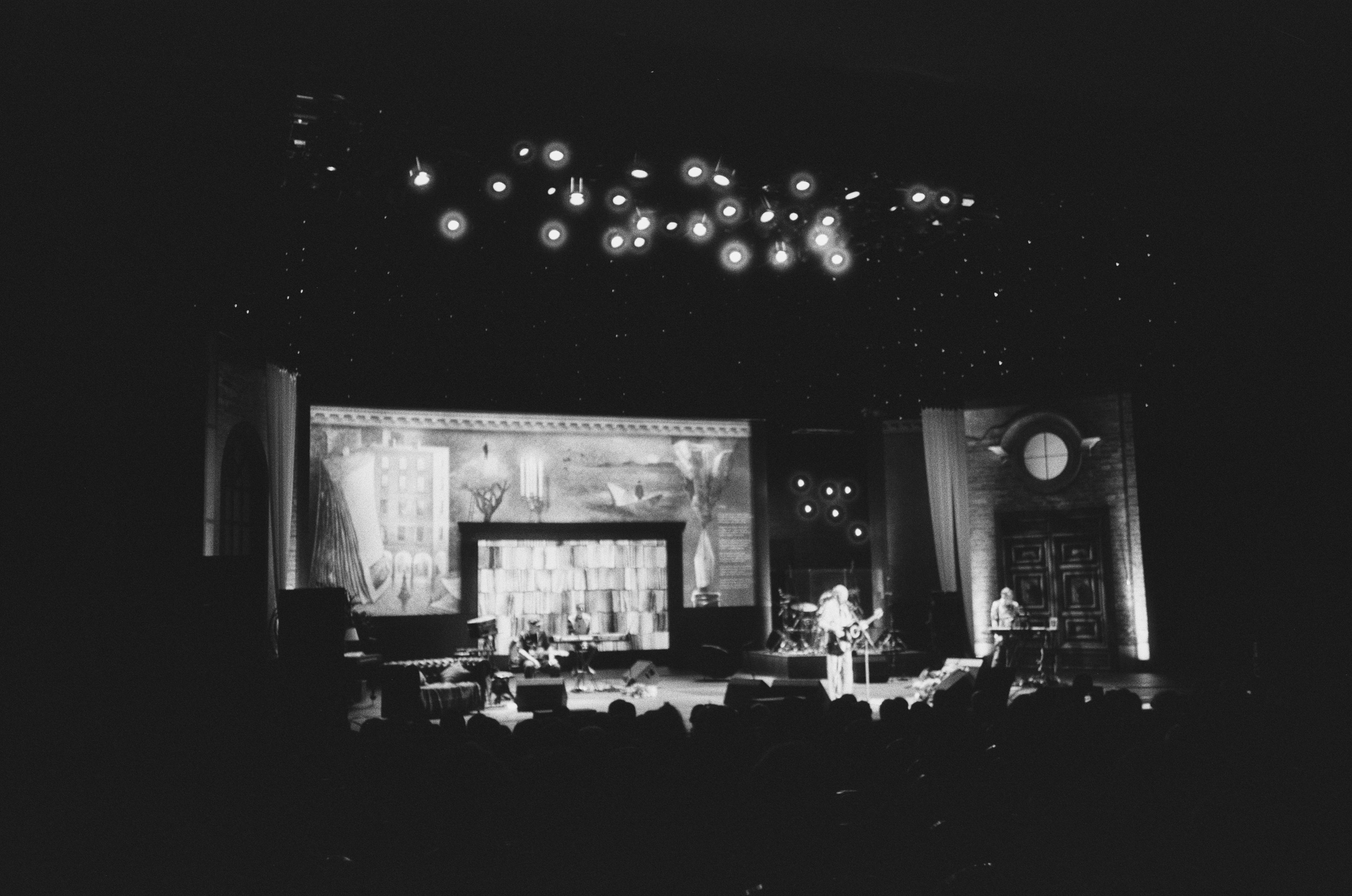 Cosina CX-1 / Fomapan 400 Action / Концерт Розенбаума, Музей Архитектуры