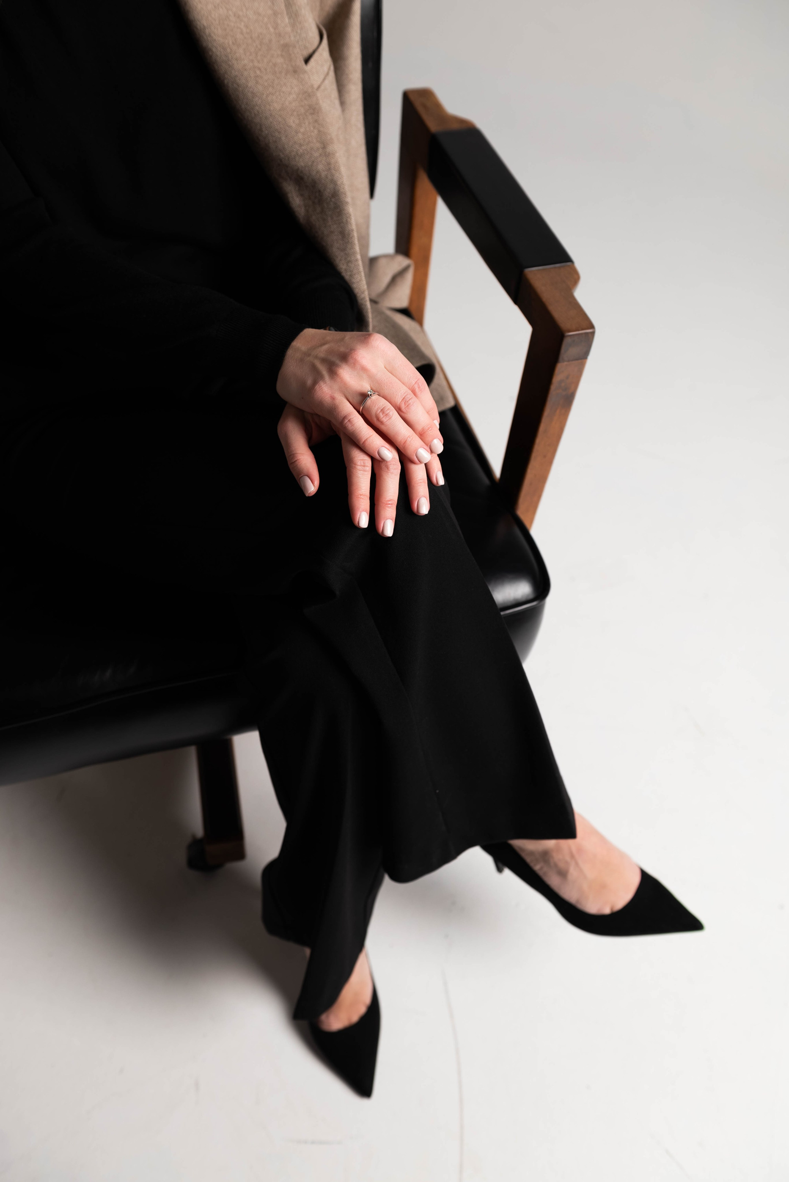 Полина Возиян (съемка для блога юриста @ation.law). Фотограф Москва Настя Профотовна. Репортажные, свадебные и контент фотосессии