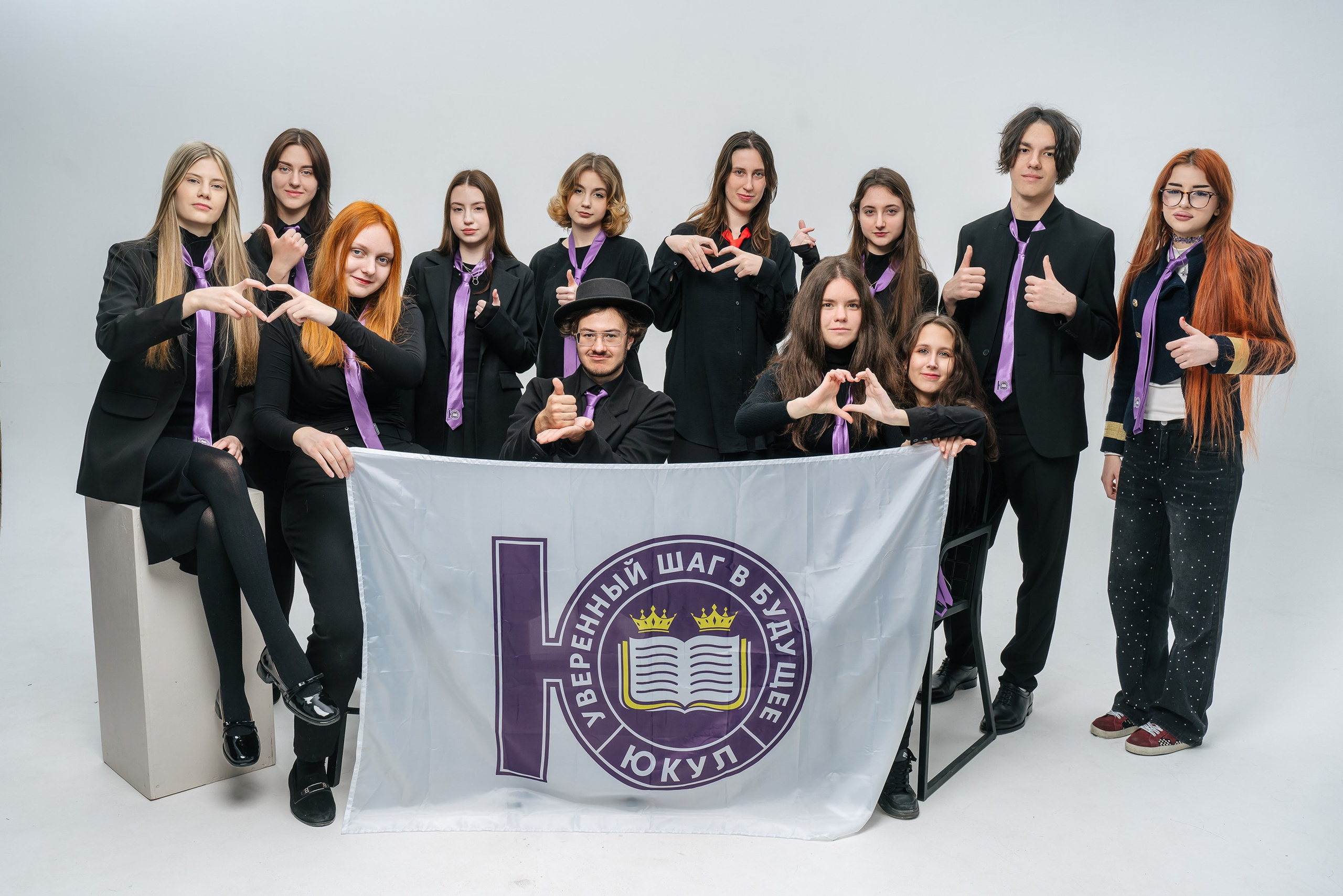 Выпускные альбомы, школьные фотосессии в городе Новороссийске