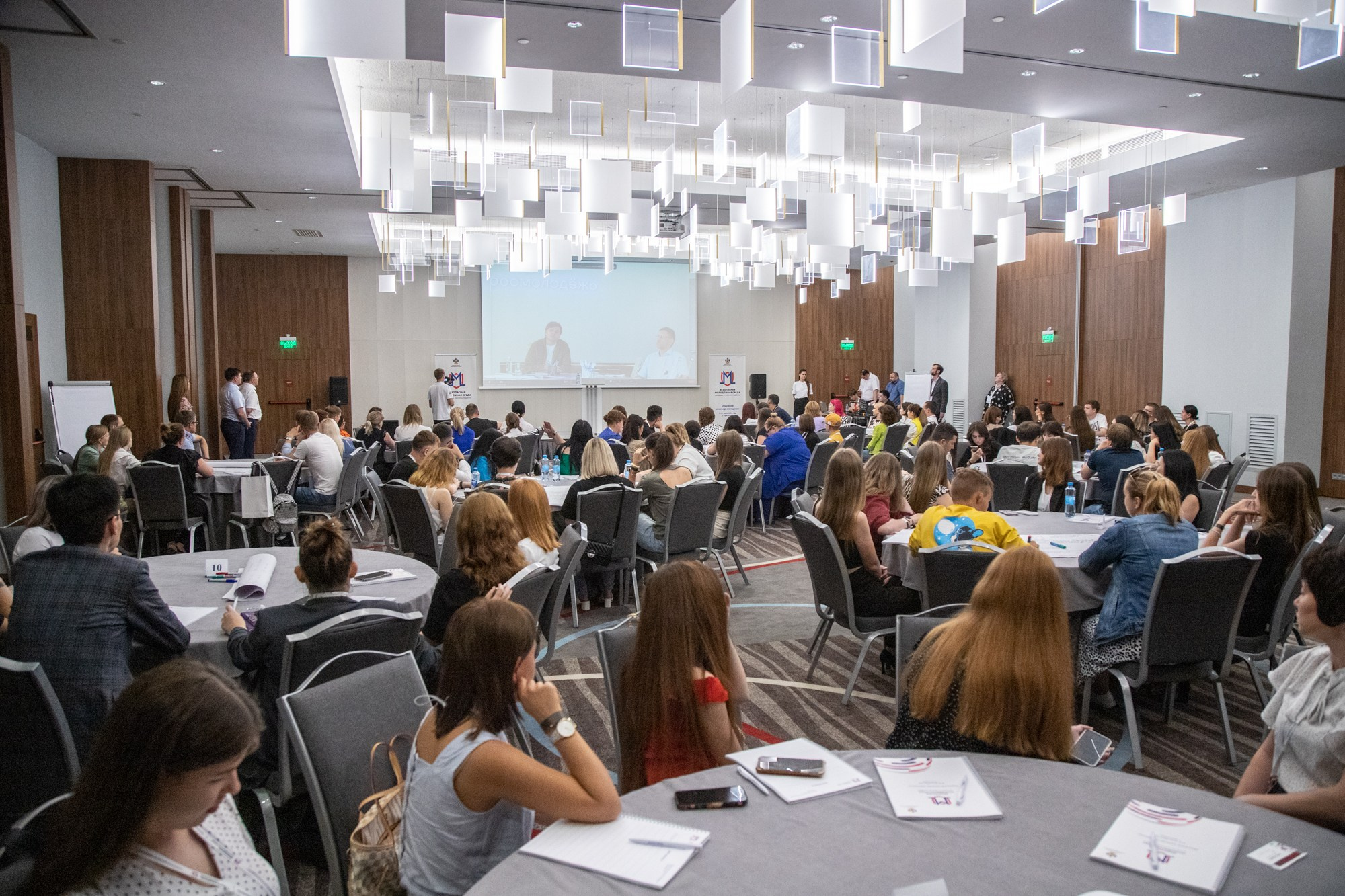 Семинар с «Росмолодёжь» в ЮФО. Репортажный, промышленный и маркетплейс-фотограф Дмитрий Чернат