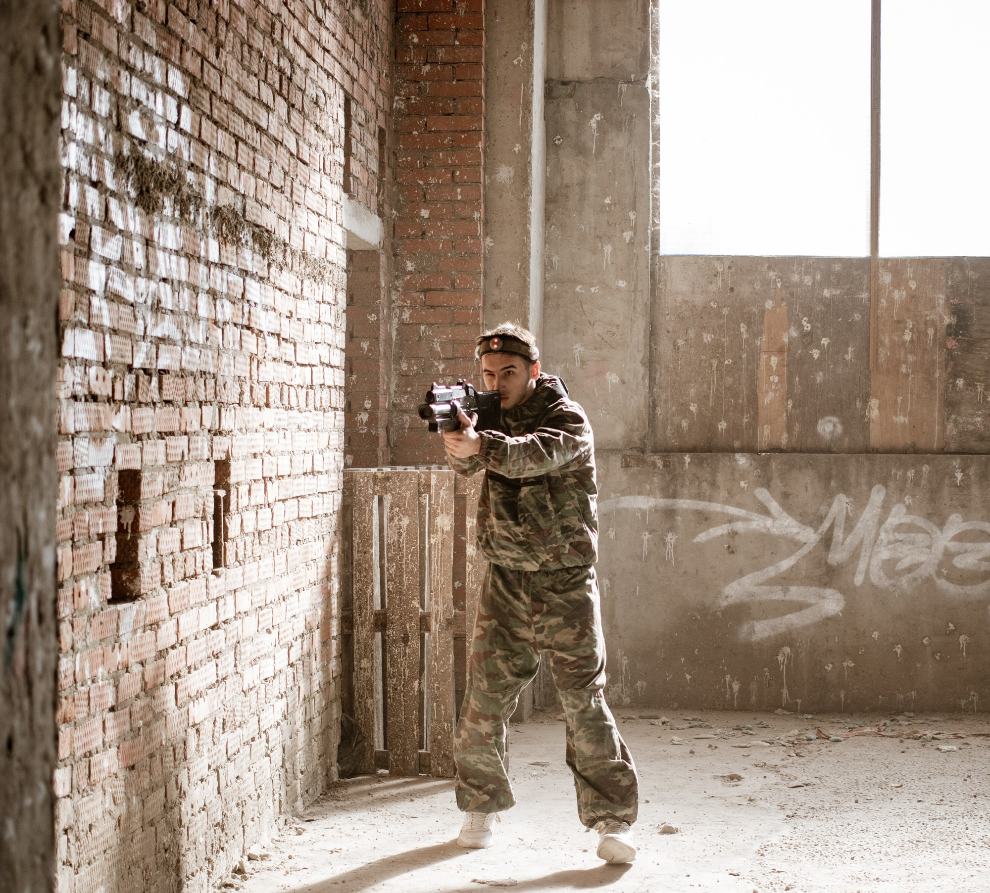 Лазертаг на заводе ЗИП. Репортажный, промышленный и маркетплейс-фотограф Дмитрий Чернат