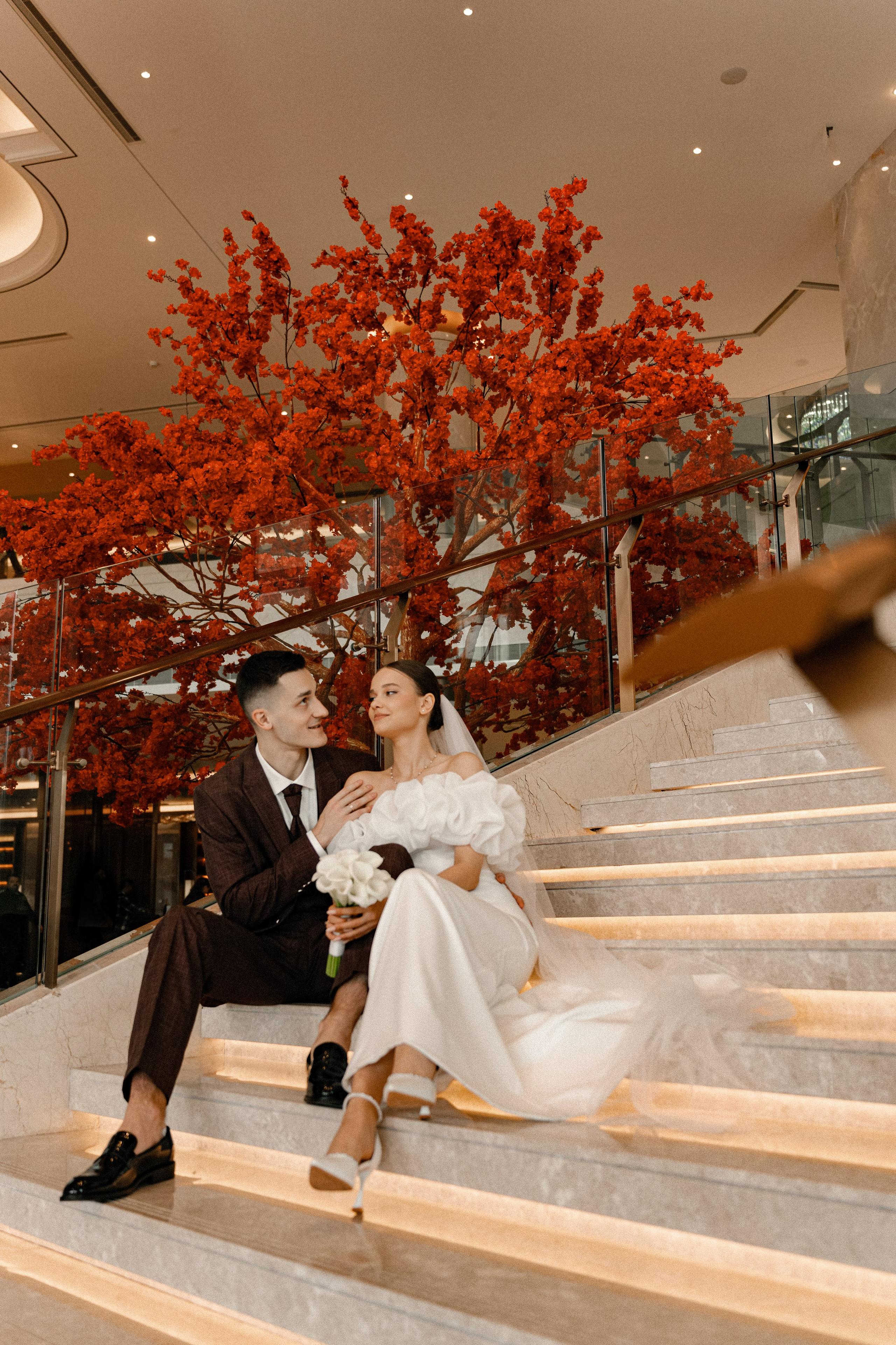 Свадебная фотосессия в Бутырском ЗАГС (Дворец Бракосочетания № 4) и прогулка в отеле Solux (Солюкс)