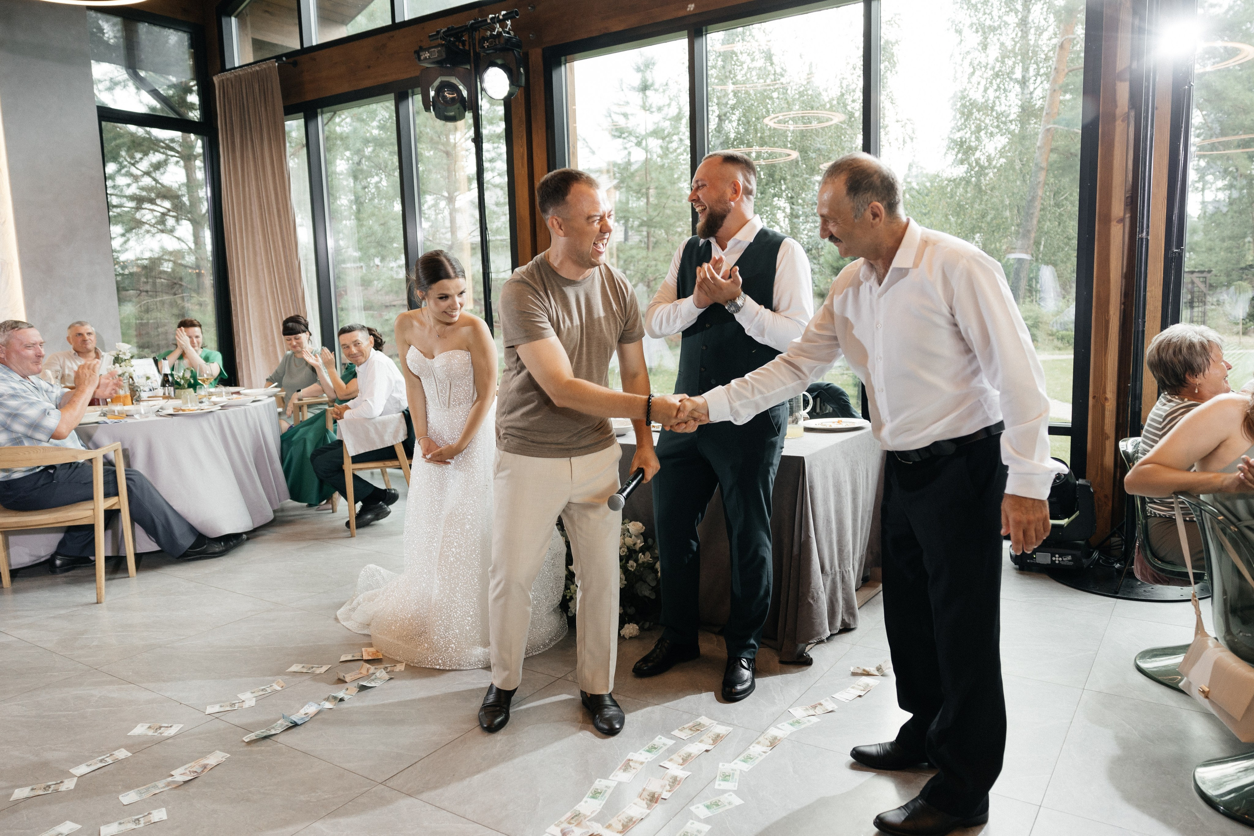 Свадебная история. Лесной Виладж. Свадебный и семейный фотограф Рассказова Виктория