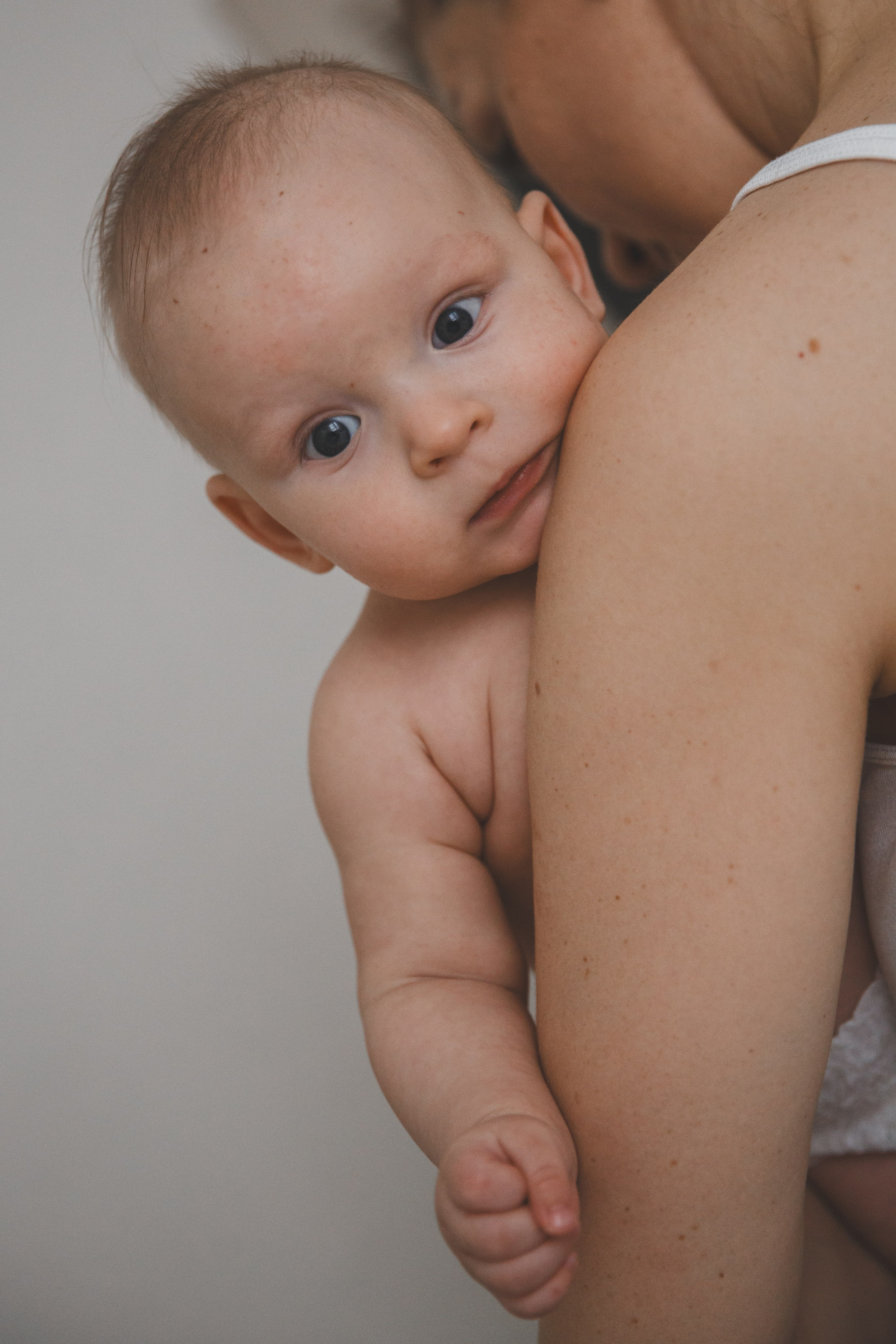 Домашняя фотосъемка грудного кормления. Семейный и школьный фотограф в Москве Анна Ткач