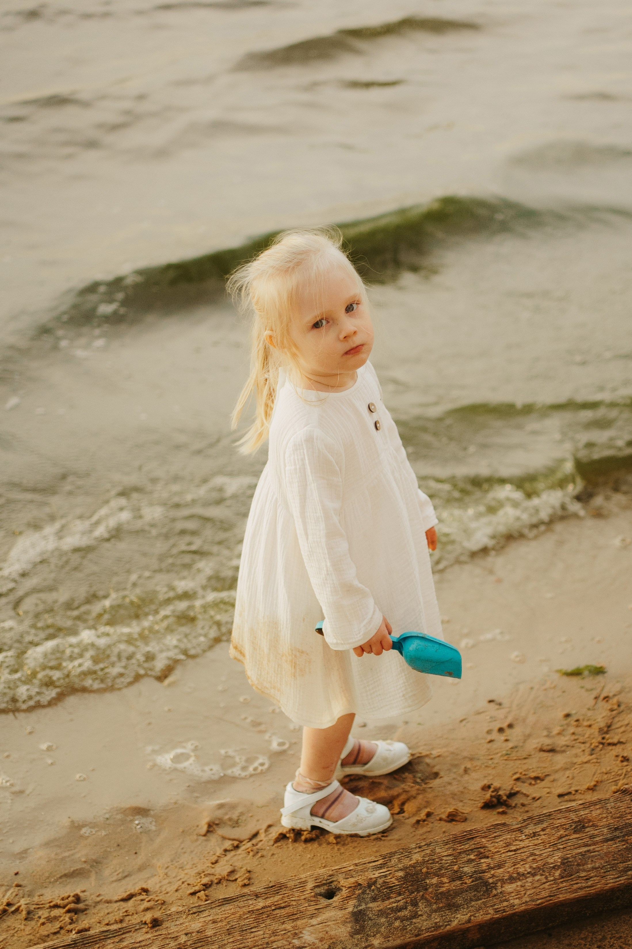 Женя, Рита и приключение Есени на берегу Волги. Фотограф Анна Кузнецова | Казань | Красная Поляна, Сириус, Сочи