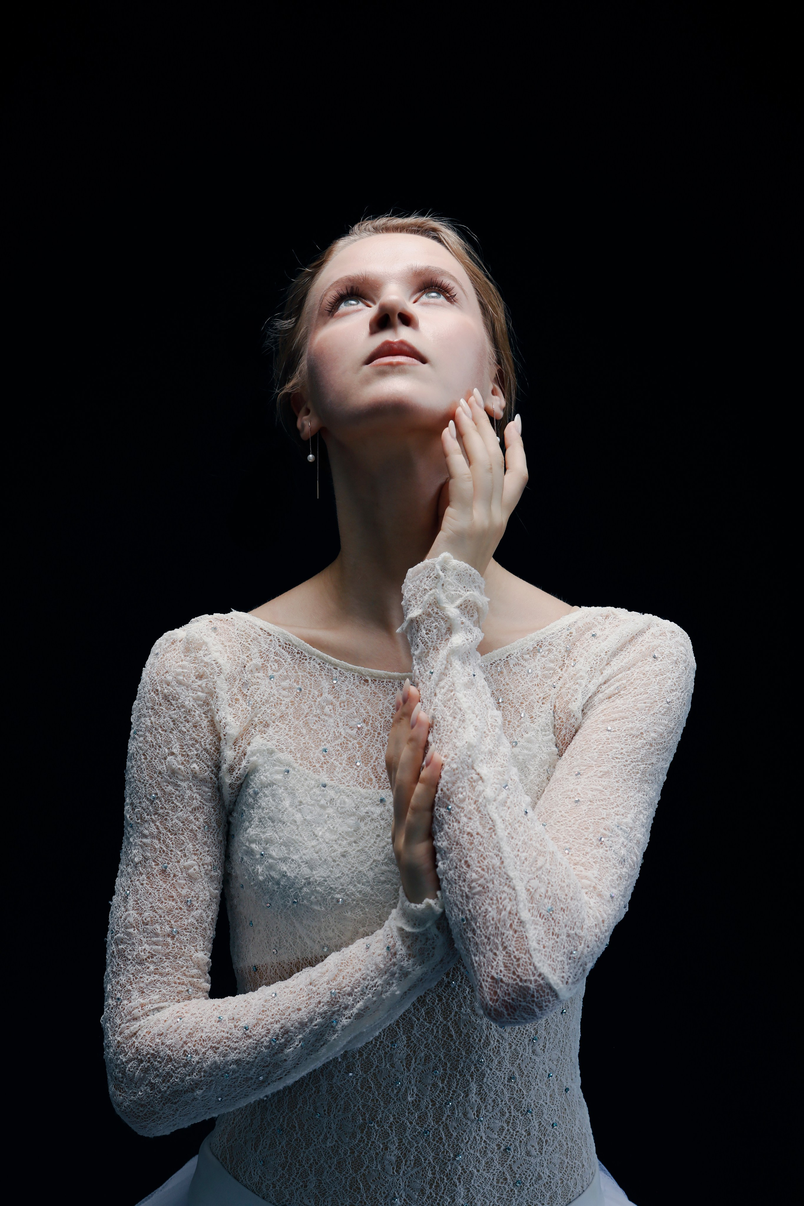 The silk and the tide. Elizabeth Marriott