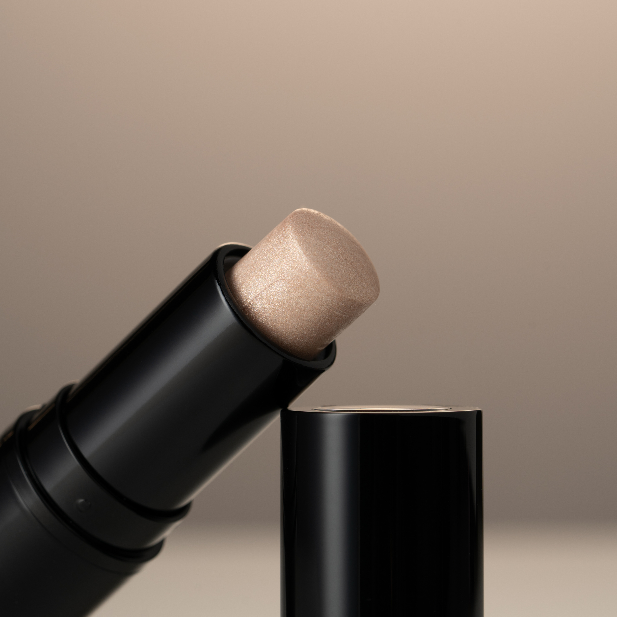 Динамические снимки для соцсетей Lord&Berry. Предметный фотограф. Ростов-на-Дону. Марина Беликова