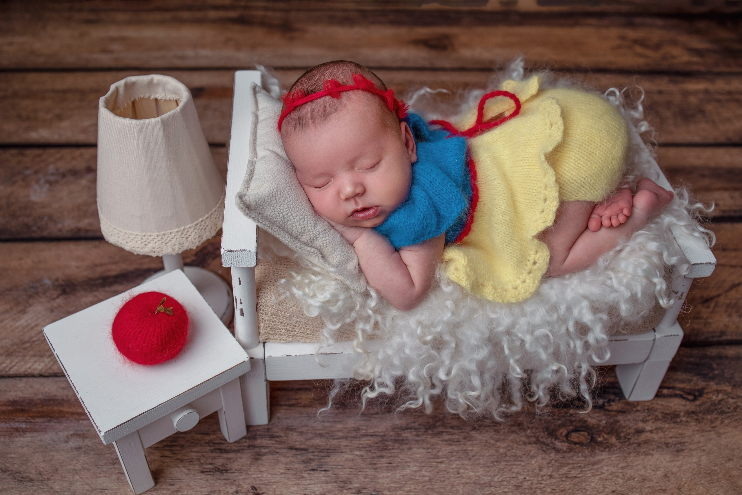 Нежная и милая фотосессия первых дней жизни Вашего ребенка в Минске. Фотограф новорождённых Минск — стоимость newborn фотосессии в Минске