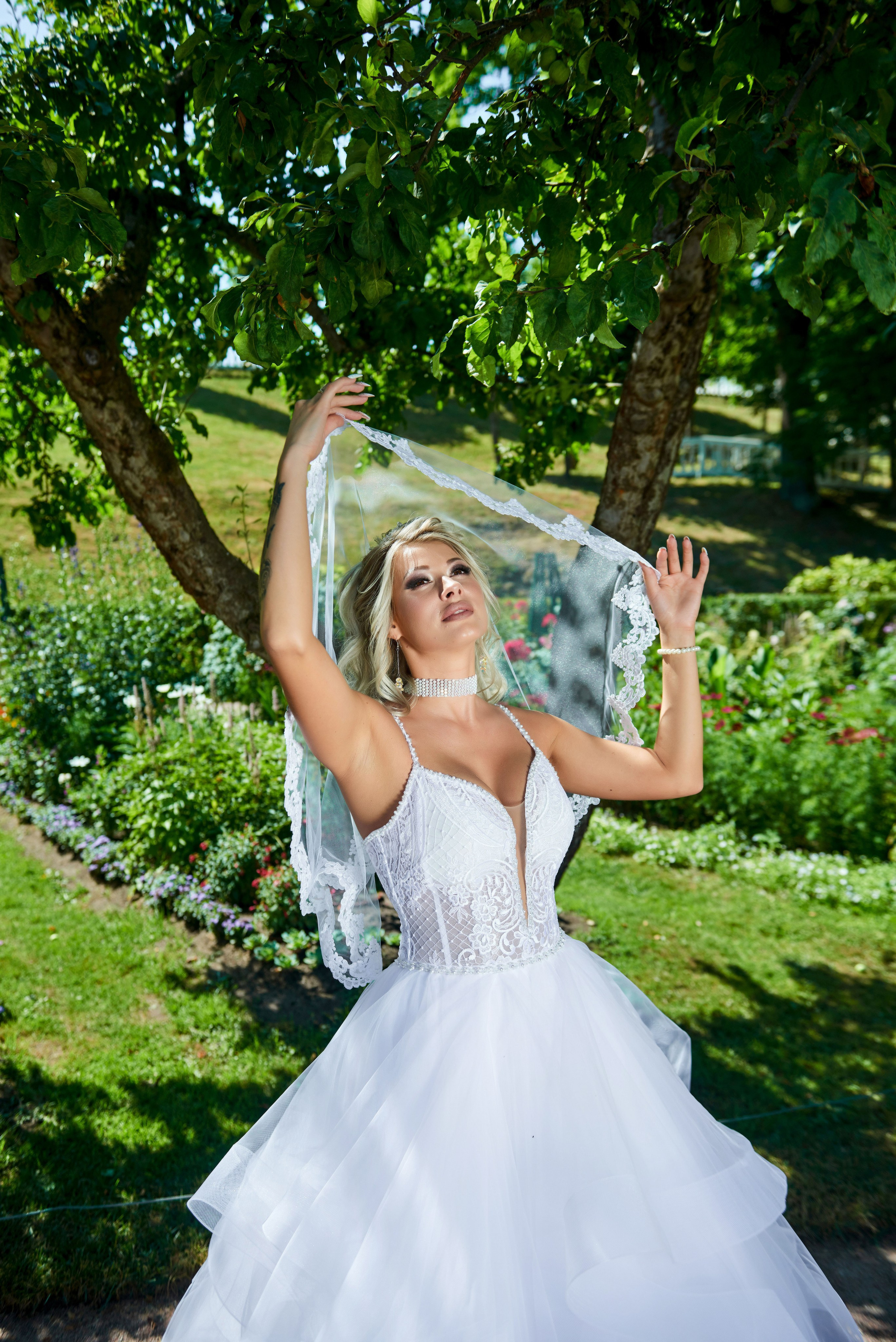 Свадебная прогулка в Петергофе. Портретный, семейный и свадебный фотограф в Санкт-Петербурге и в Пушкине Ширяев Денис