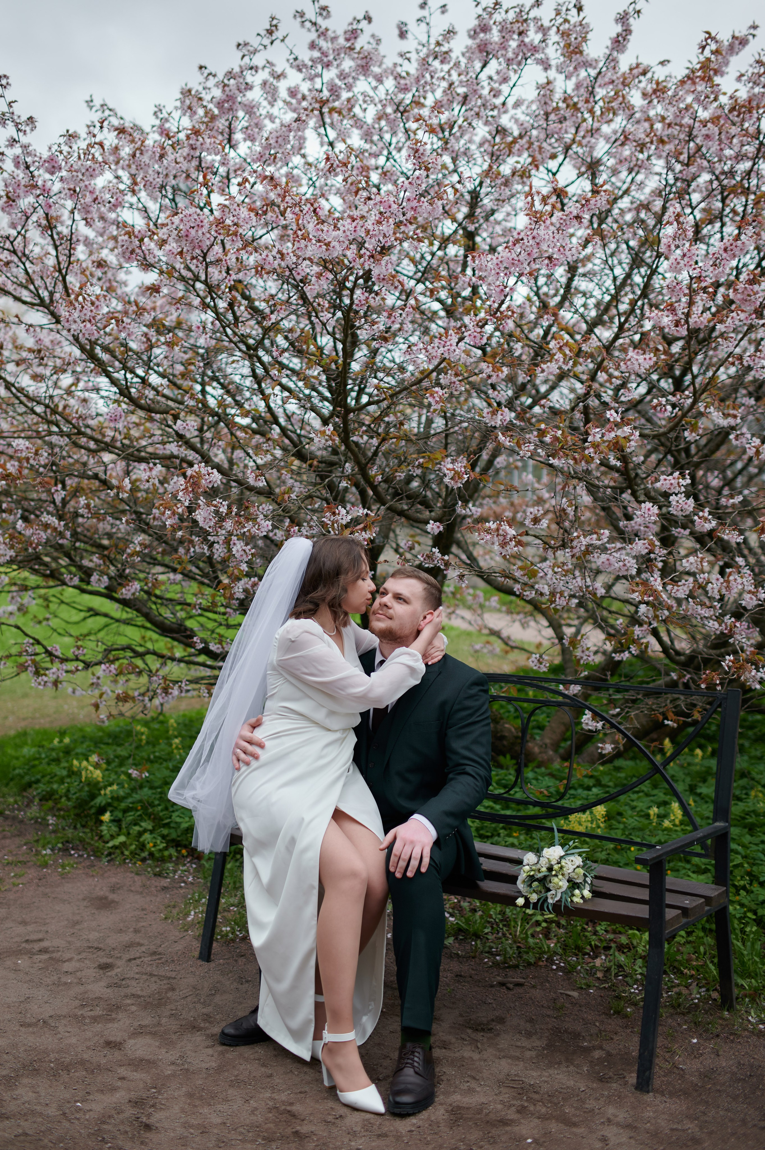 Ксения и Егор (фотосессия в ЗАГСе Петроградского района, Ботаническом саду с сакурой). Портретный, семейный и свадебный фотограф в Санкт-Петербурге и в Пушкине Ширяев Денис