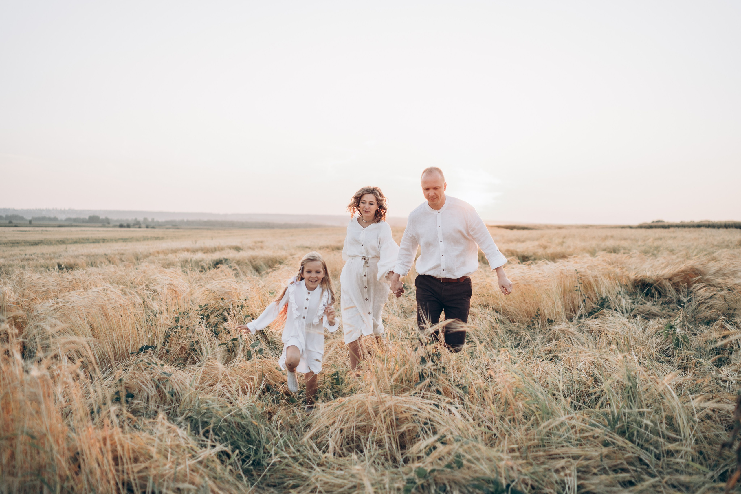 Закатная история в полях. Семейный фотограф в Москве Елена Гильманова
