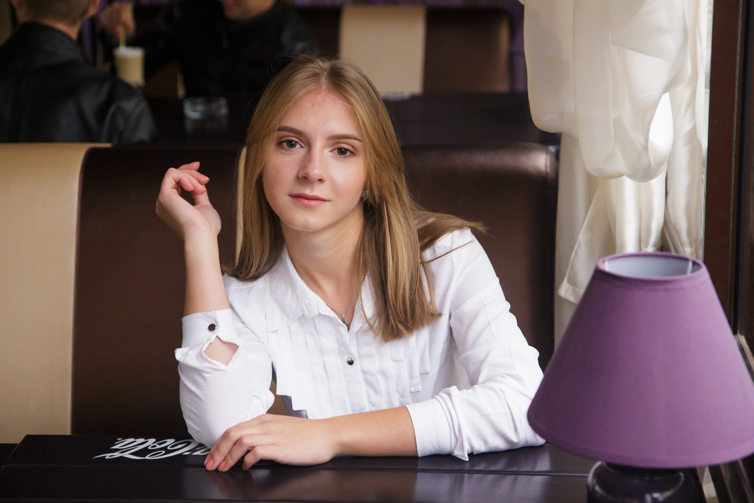 В кофейне. Свадебный и семейный фотограф в Могилеве и Минске