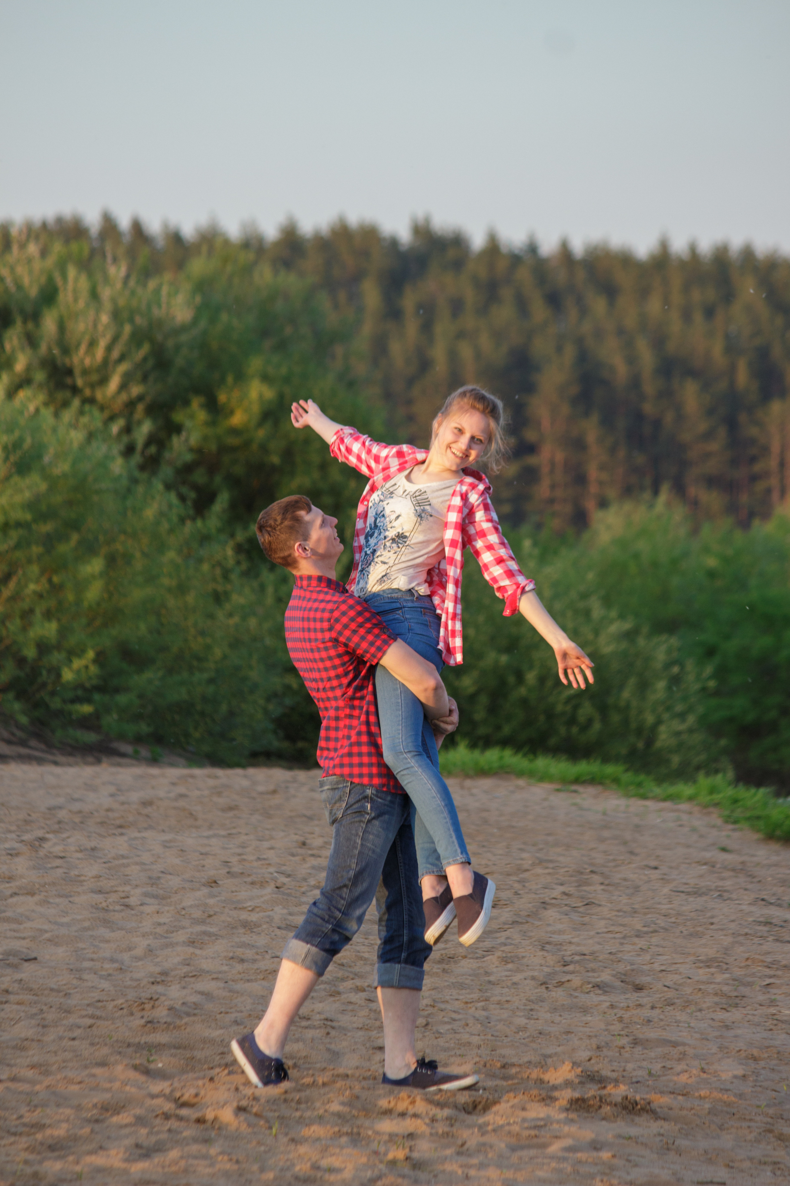Миша и Аня весенняя. Свадебный и семейный фотограф в Могилеве и Минске
