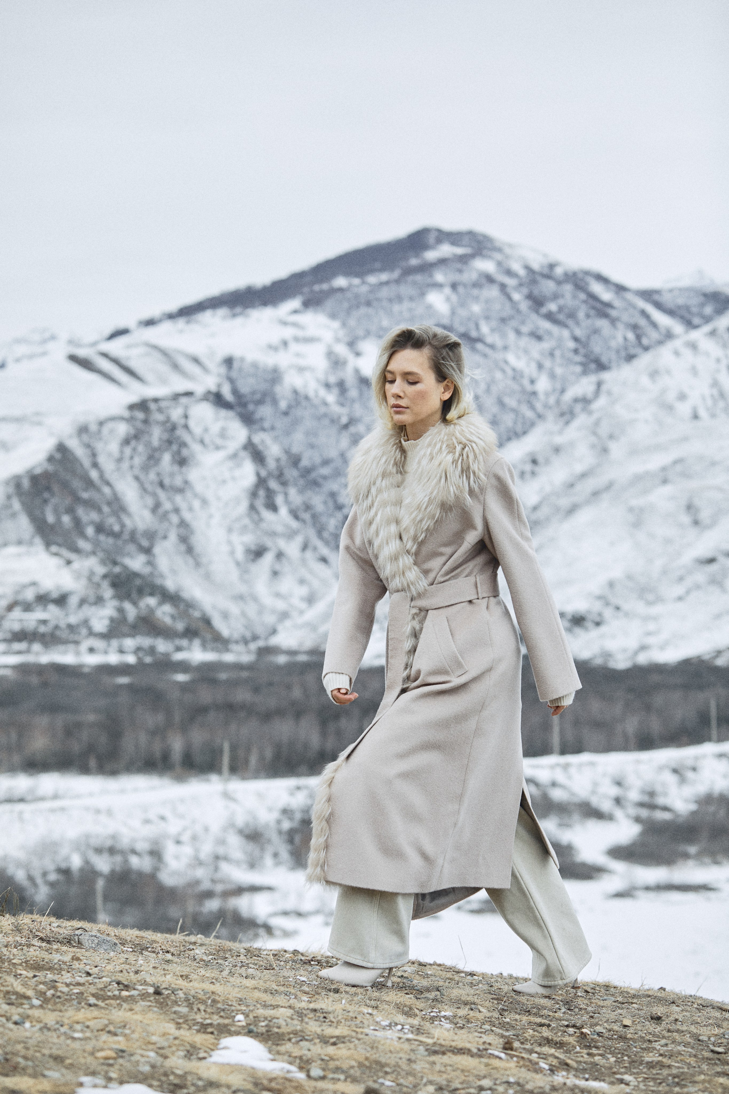 Выездная съемка для бренда одежды. Фотограф Продюсер в горах КБР / Москва  Нальчик Горы