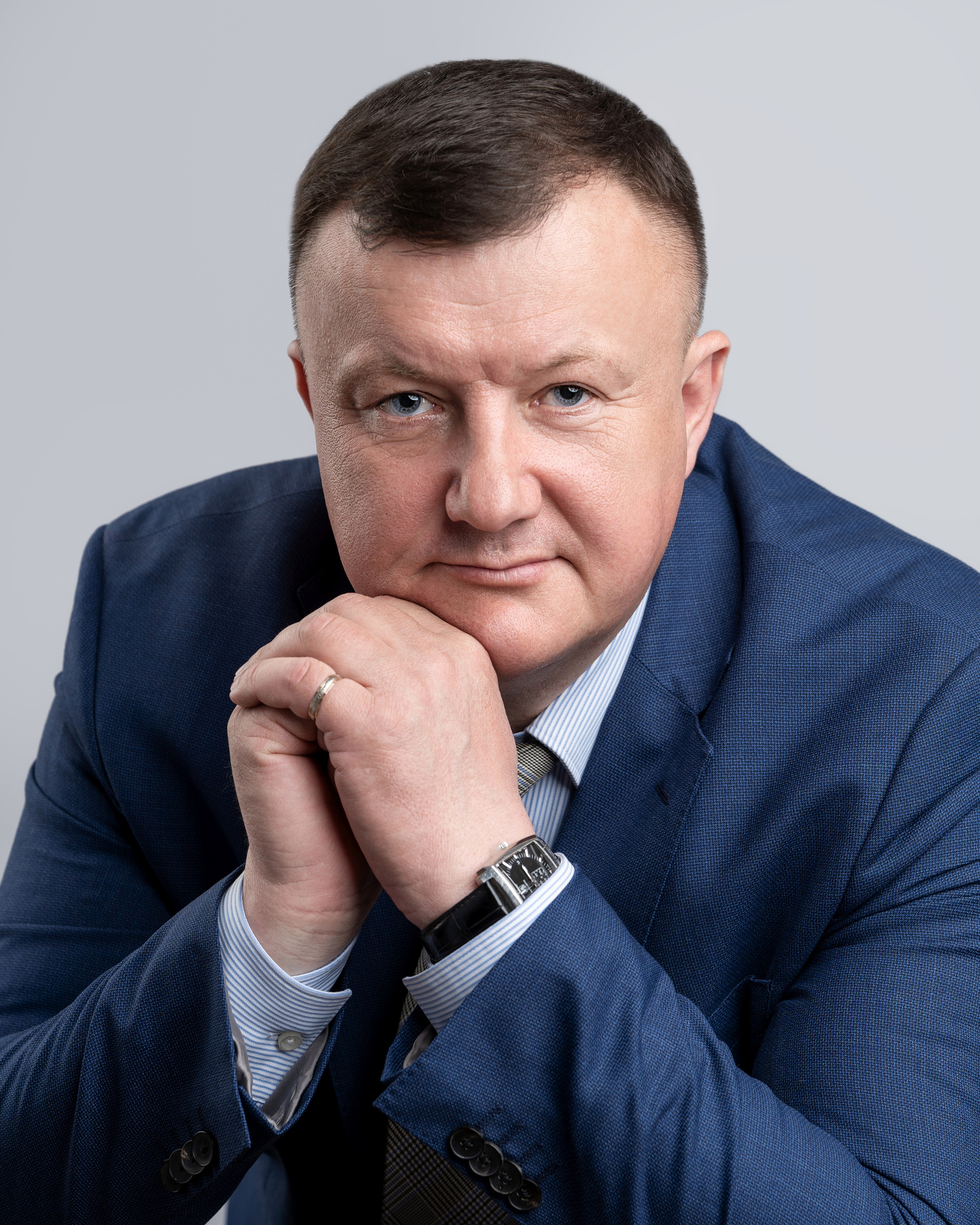 ДЕЛОВОЙ СТУДИЙНЫЙ ПОРТРЕТ. Антон Тимошевский, профессиональный портретный фотограф в Москве и Орле