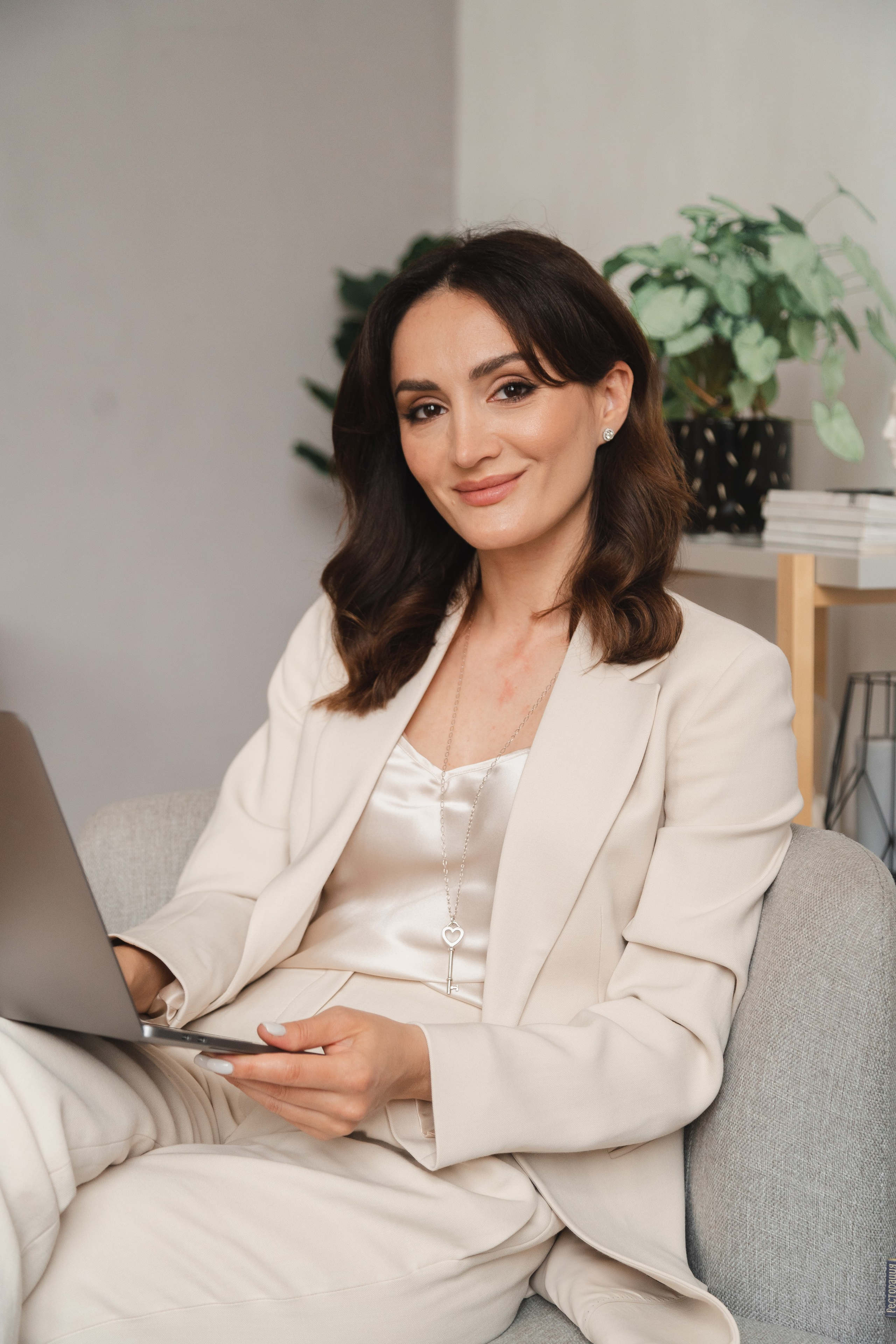 Аванесянц Софья I Косметолог, дерматовенеролог. Фотограф и ретушер Александра Белова