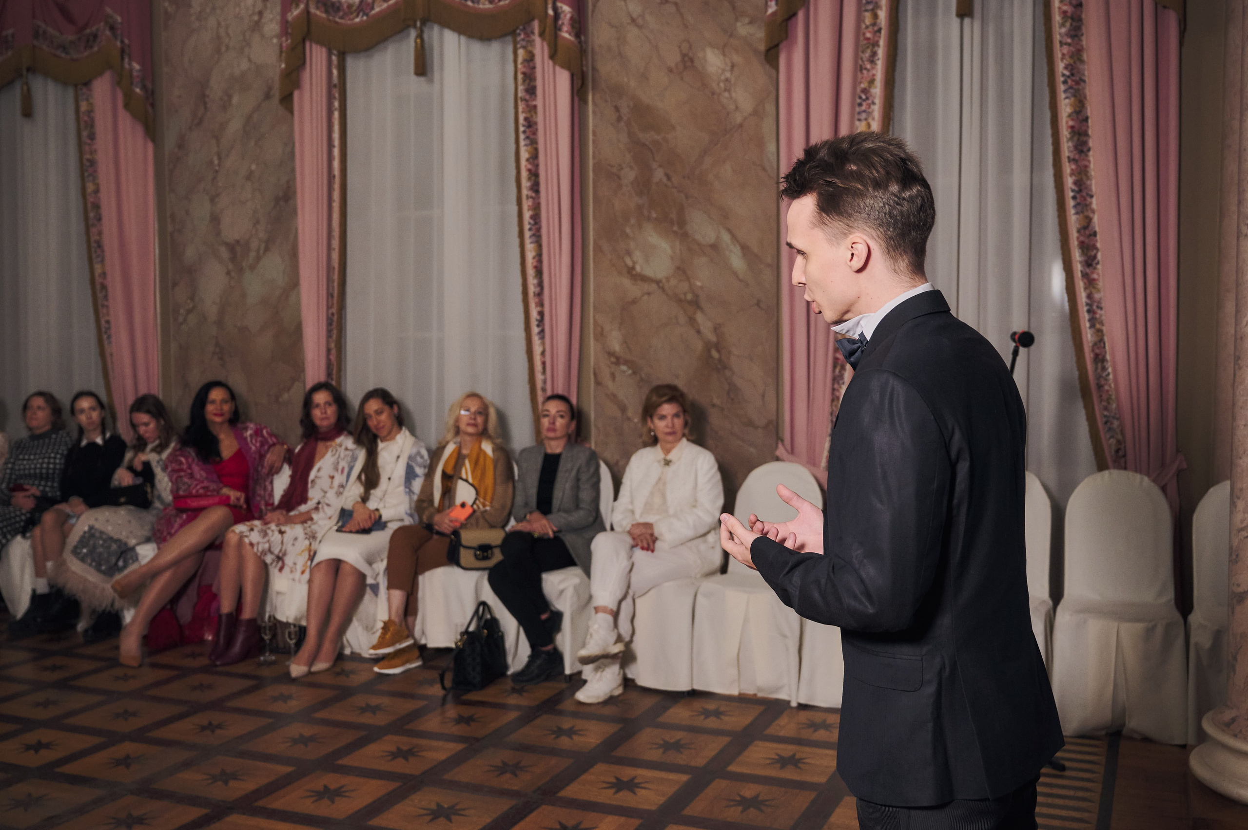 Открытие выставки 13.09.22. Никита Хохловский фото и видео продакшн