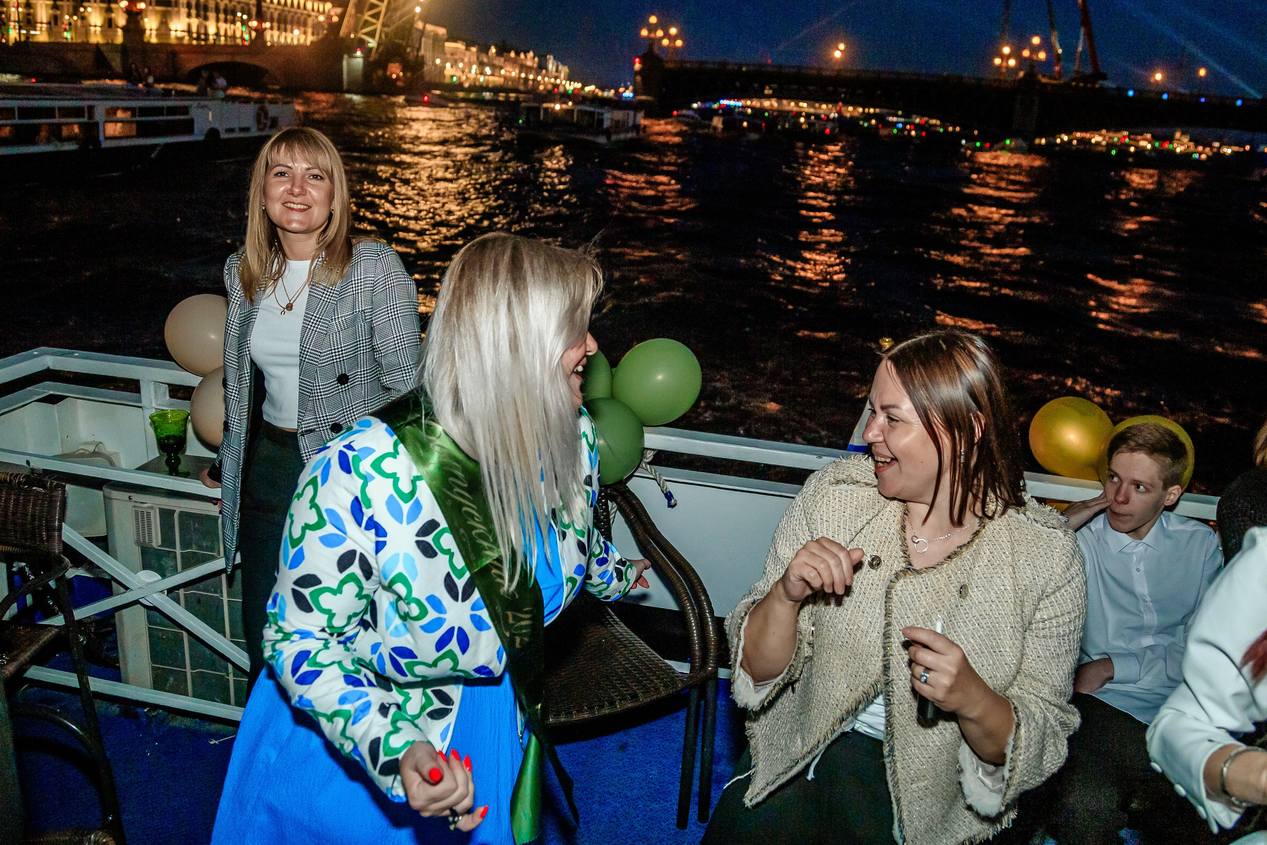 Выпускной на теплоходе. Фотограф в Санкт-Петербурге Чумаков Семен