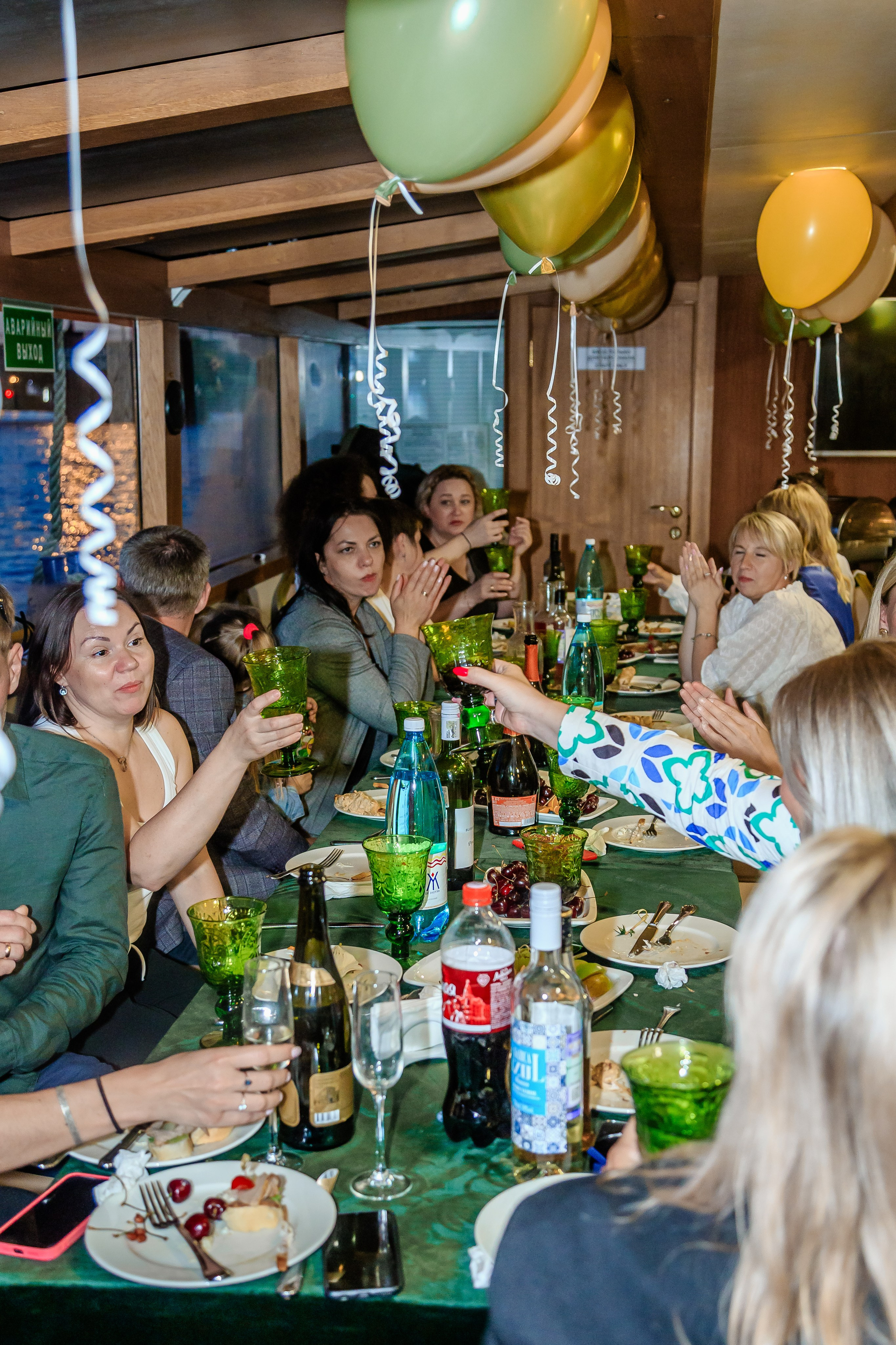 Выпускной на теплоходе. Фотограф в Санкт-Петербурге Чумаков Семен