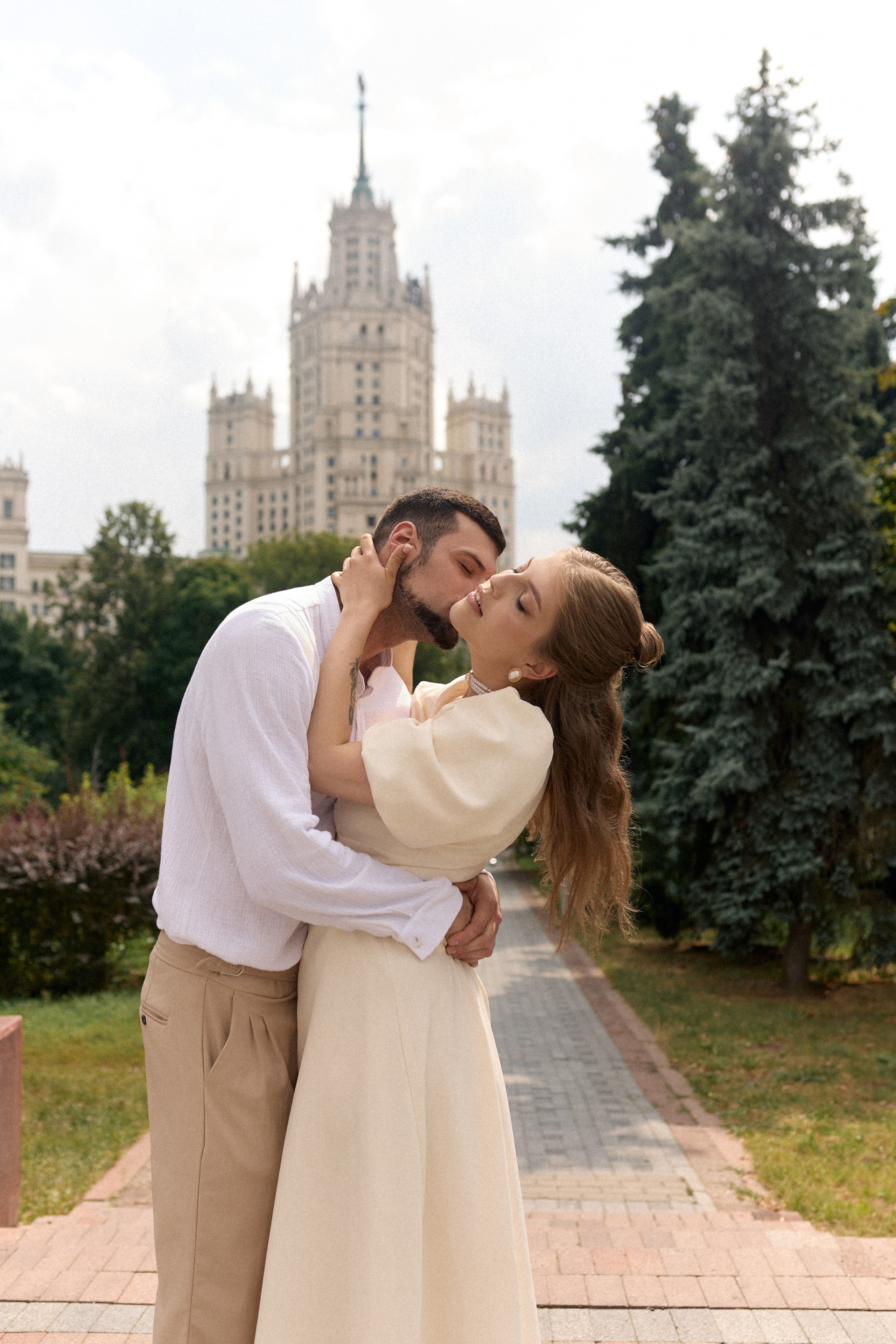 Свадебная Фотосессия в Грибоедовском загсе. Сестры Карабаза. Фотографы и ретушеры в Москве и Санкт-Петербурге