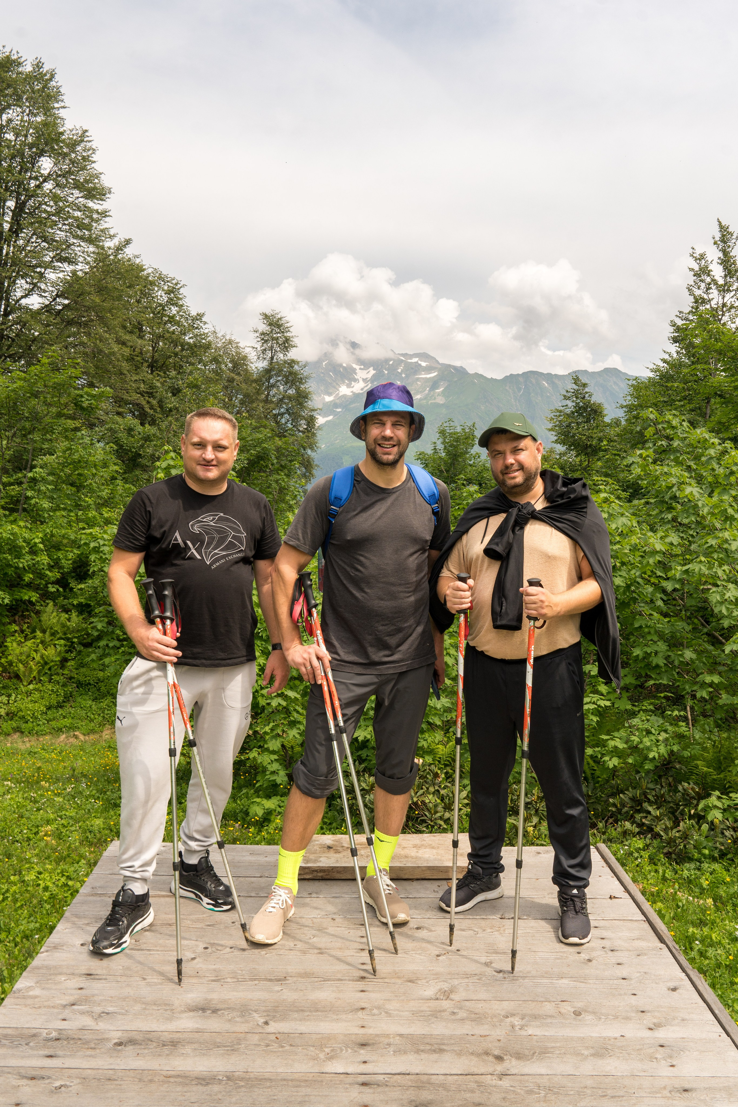 MICE мероприятие для компании «Доставка морем»: хайкинг к Ачипсинским водопадам. Репортажный фотограф в Красной Поляне и Сочи Павлюченко Екатерина