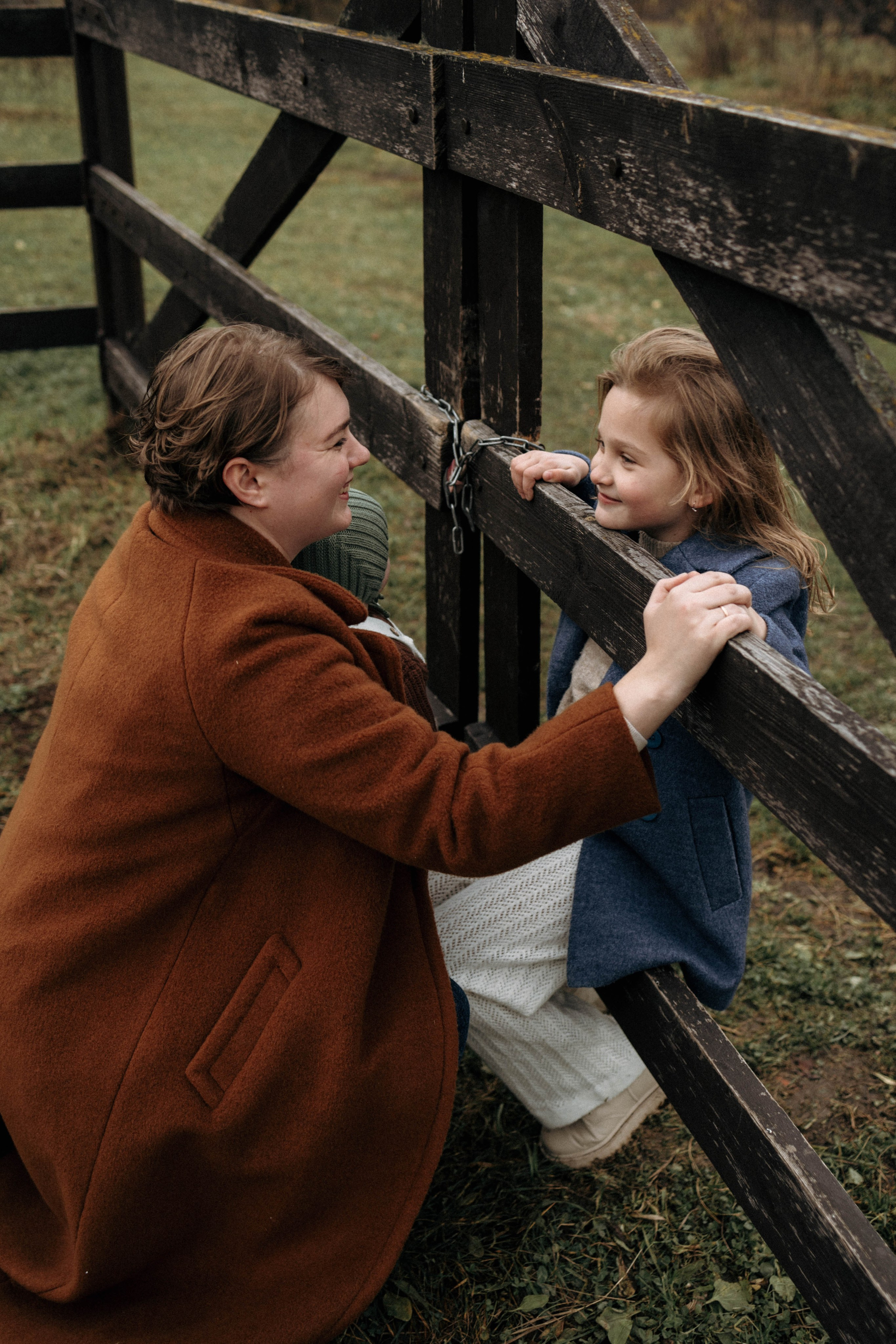 Прогулка мамы с детьми в Коломенском. Семейный и детский фотограф в Москве Маргарита Сереброва