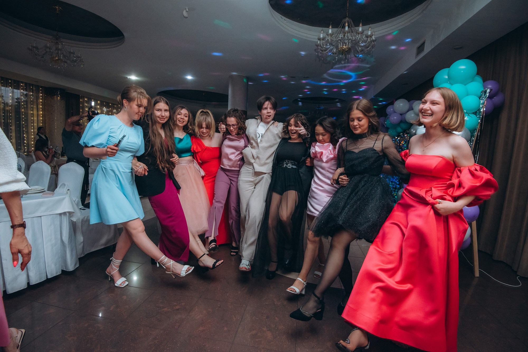 Выпускной 9-11классы. Выпускные книги Анапа Новороссийск Краснодар