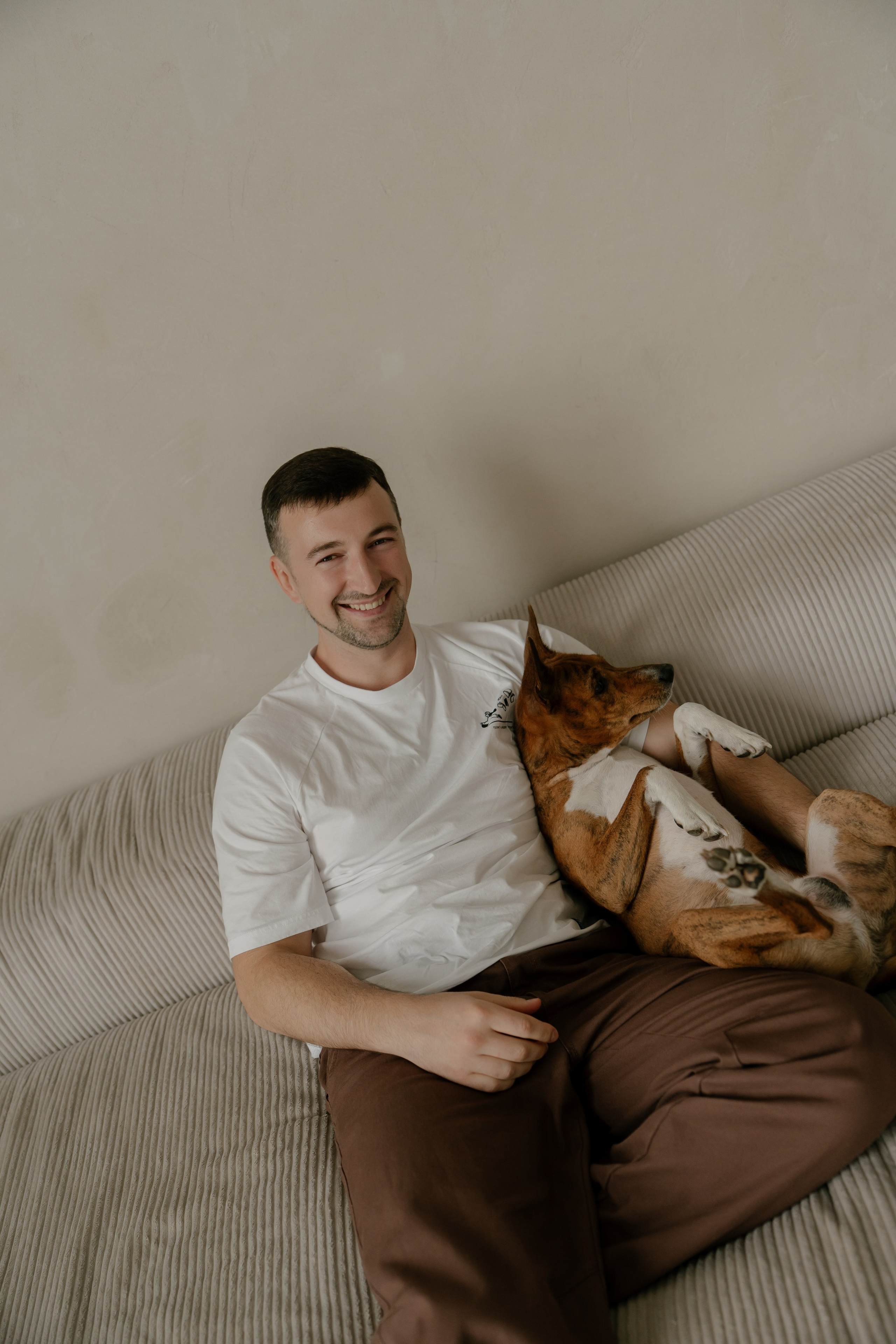 Арина, Антон и Бутс. Свадебный и семейный фотограф в Москве и Красногорске — живые кадры | Анастасия Тихонова