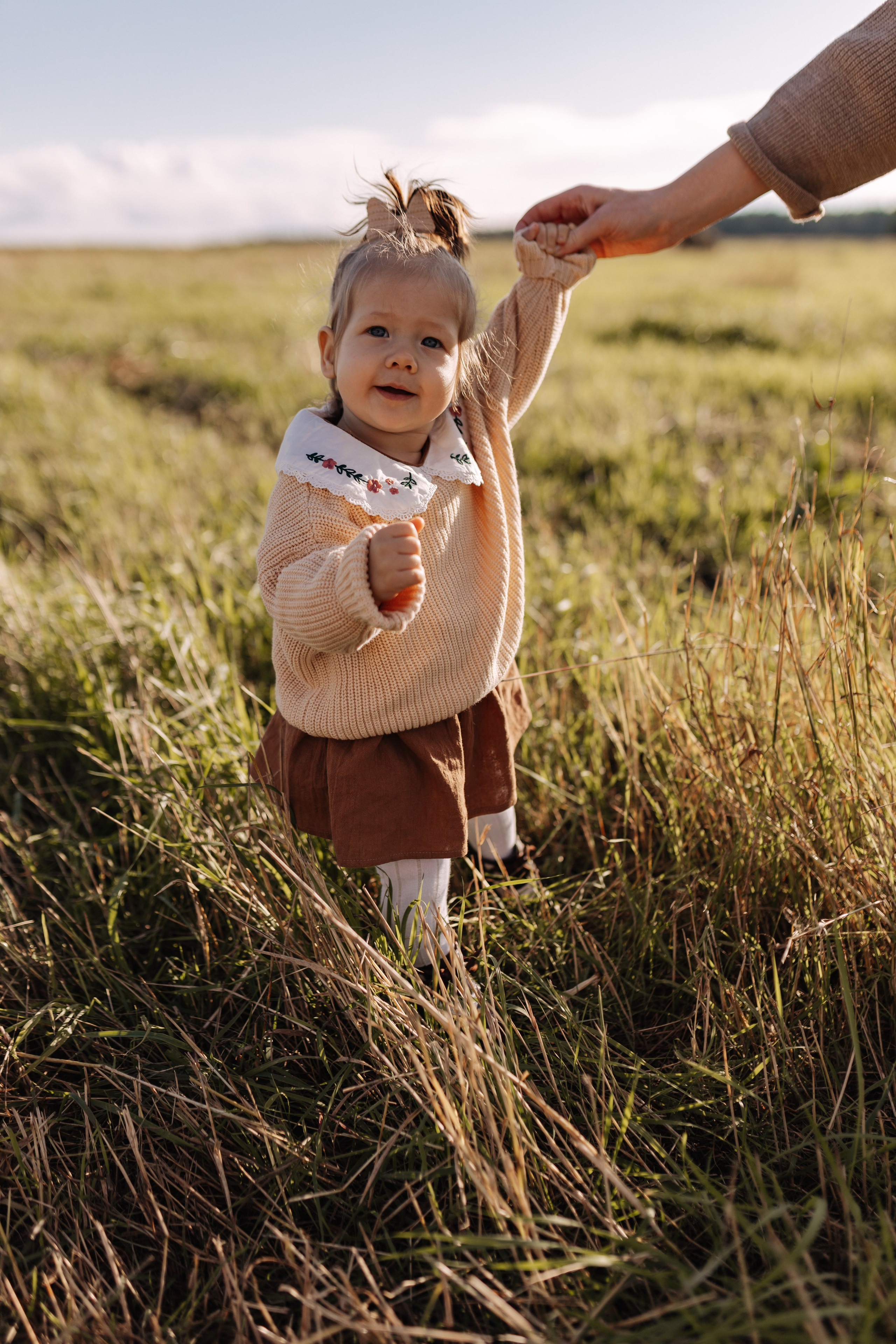Вечерняя прогулка по полю. Семейный фотограф Альбина Крутелева, Екатеринбург, Ревда