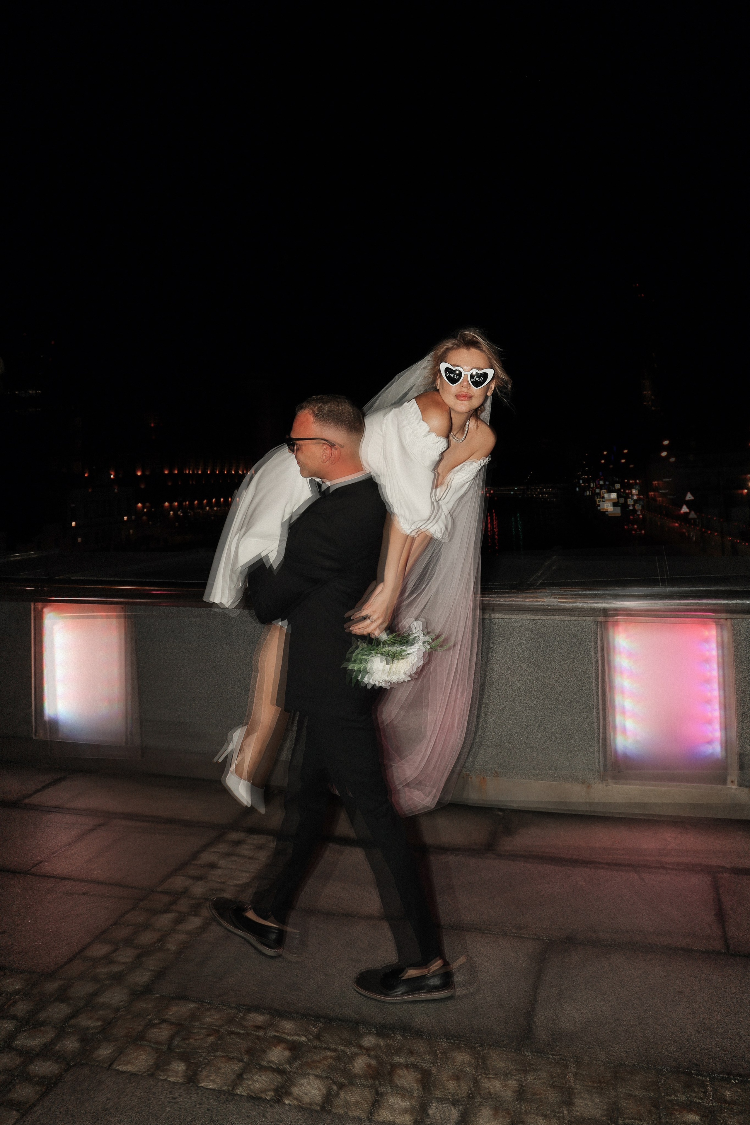 М. + Л.  Роспись в МФЦ, прогулка по ночной Москве. Семейный и lovestory фотограф в Москве Светлана Коняхина