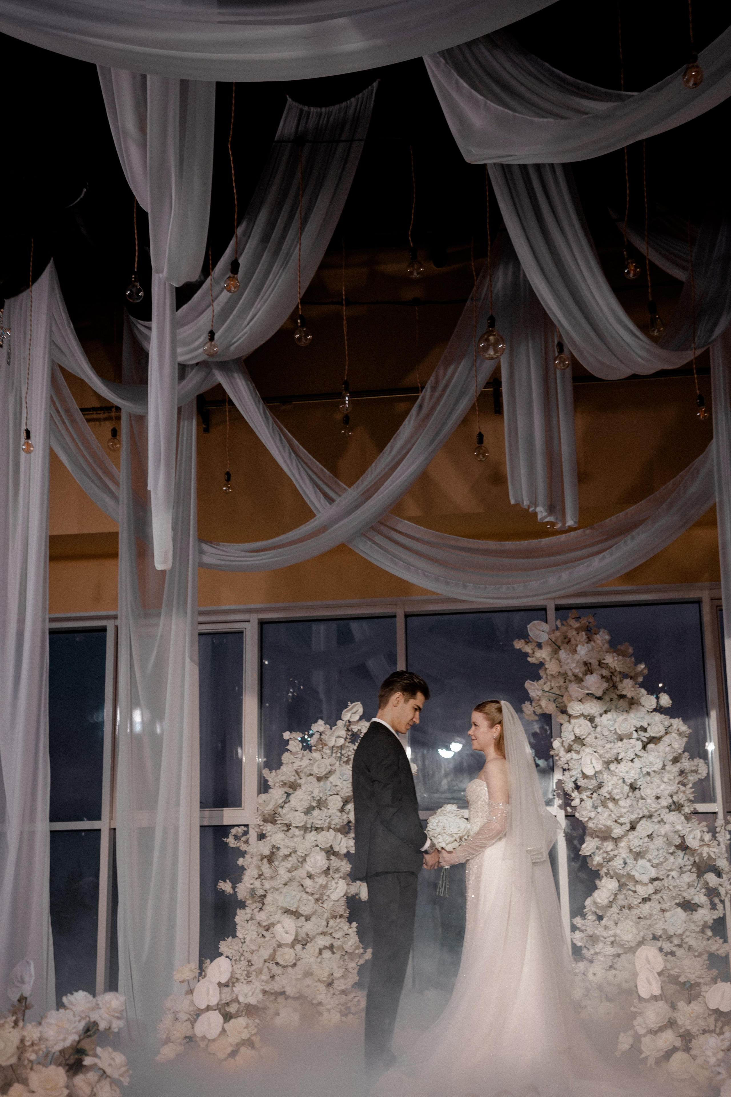 СВАДЕБНАЯ СЬЕМКА СБОРОВ В ОТЕЛЕ И ВЫЕЗД НА ЦЕРЕМОНИЮ (СНЯТО В СИБИРЕ В НИЖНЕВАРТОВСКЕ). Профессиональный фотограф, Санкт-Петербург — Виктория Богомолова