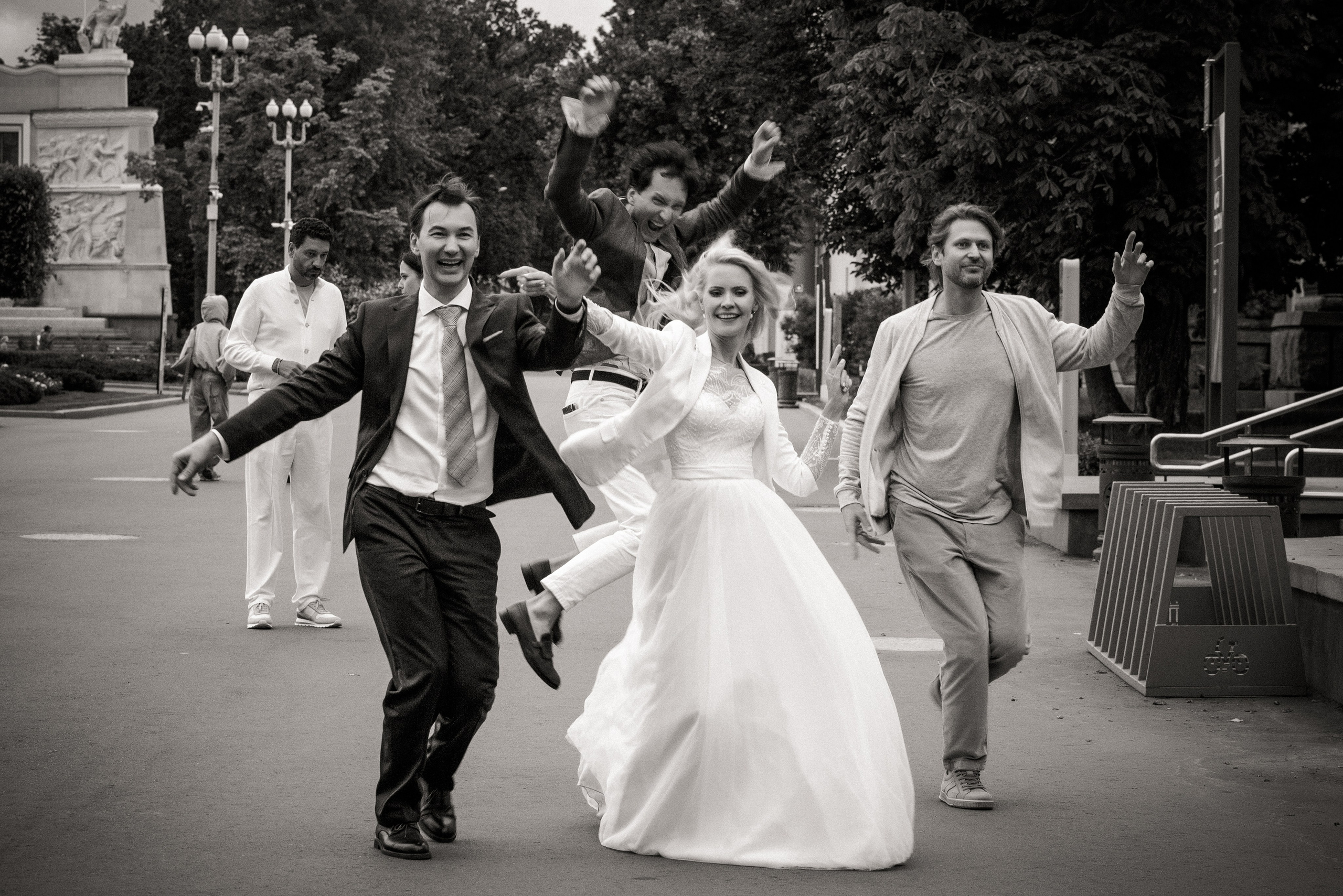 Свадебная фотосессия на ВДНХ. Свадебный и семейный фотограф в Москве и Подмосковье Лариса Козлова