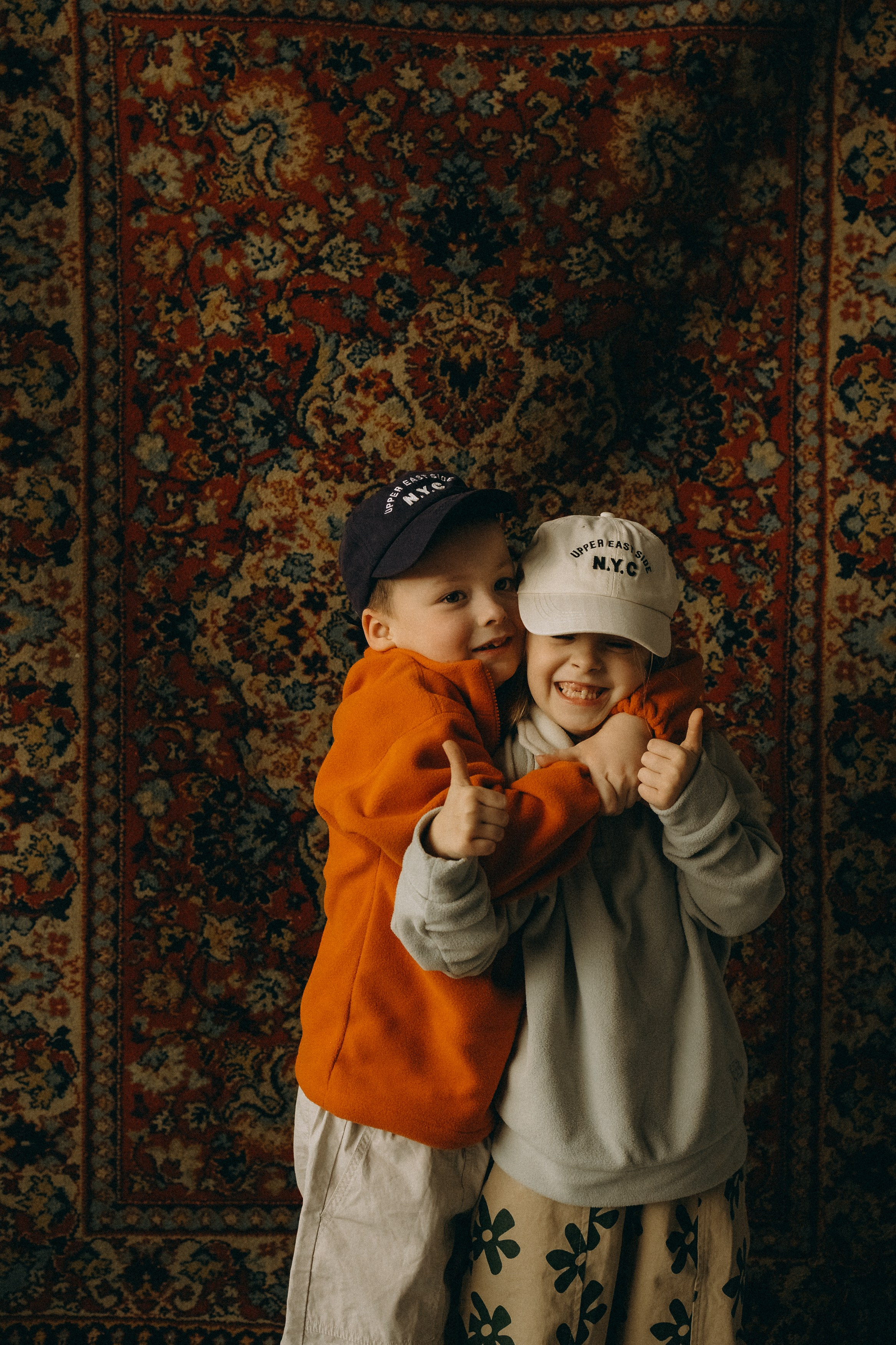 Алина, Юля, Леша. Главная