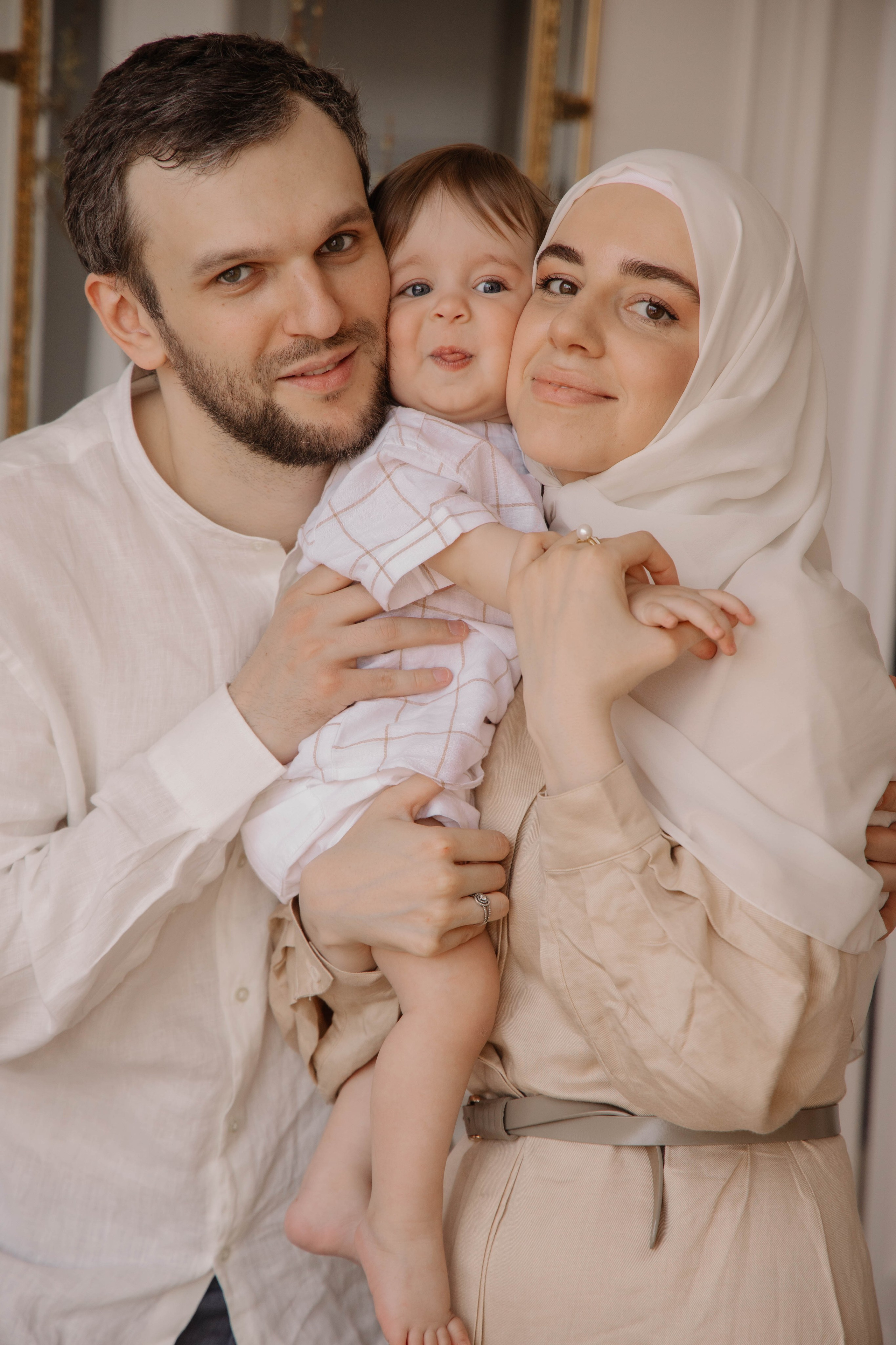 Семейная в студии. Свадебный и семейный фотограф респ. Дагестан и г. Москва Диана Старри